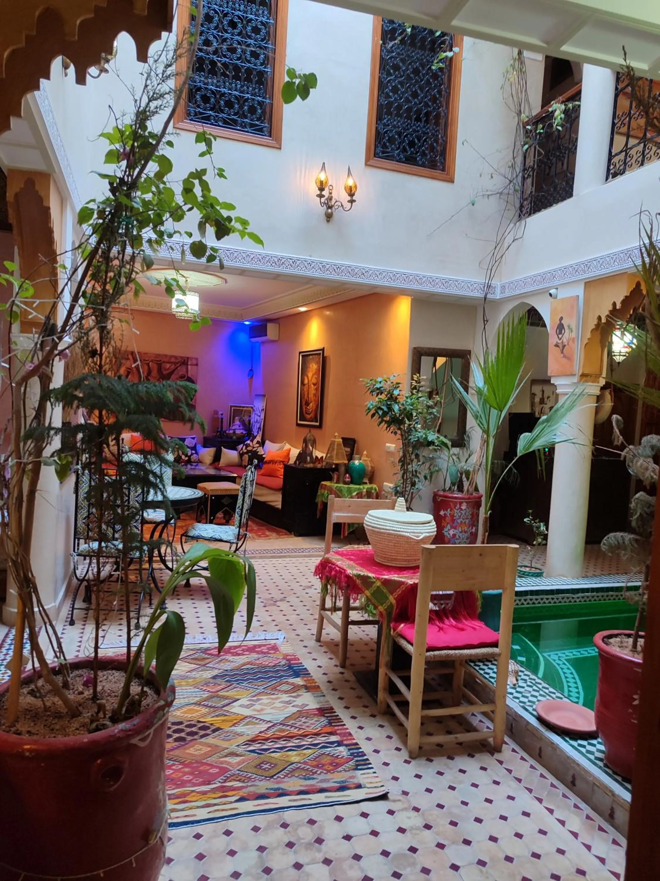 Restaurant/places to eat in Riad Zahri