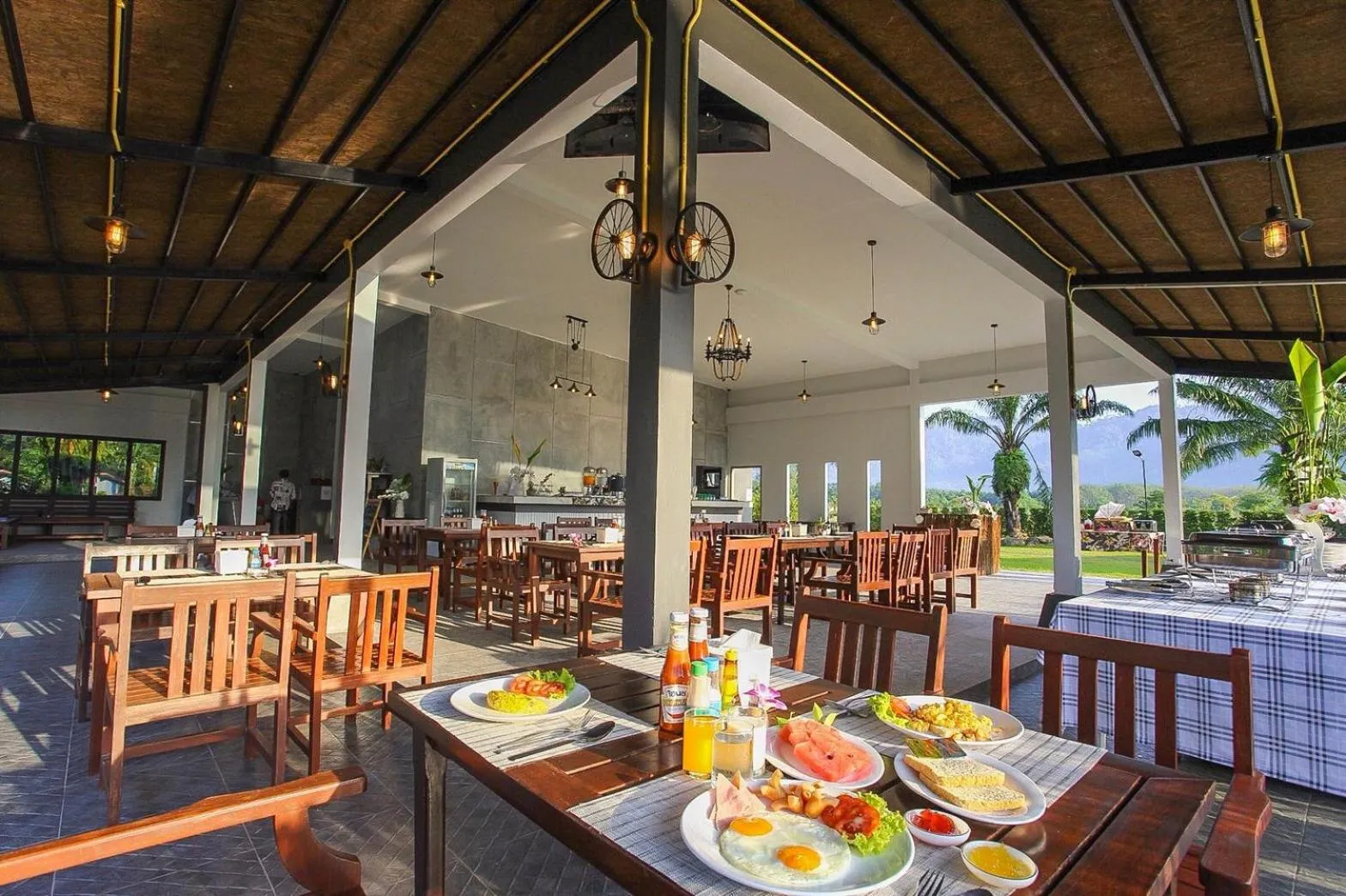 Restaurant/places to eat in Khaolak Mountain View