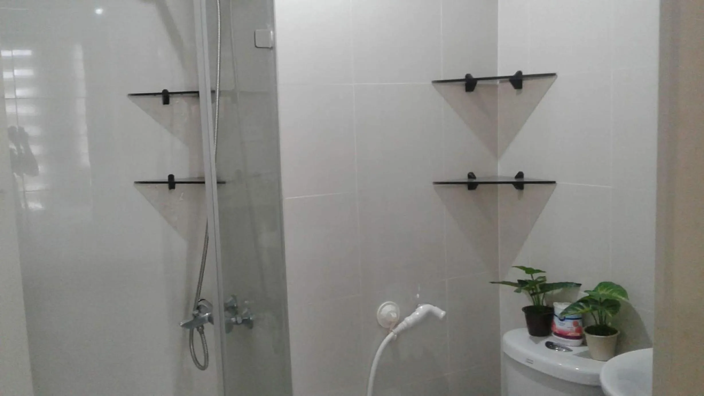 One Palm Tree Apartments