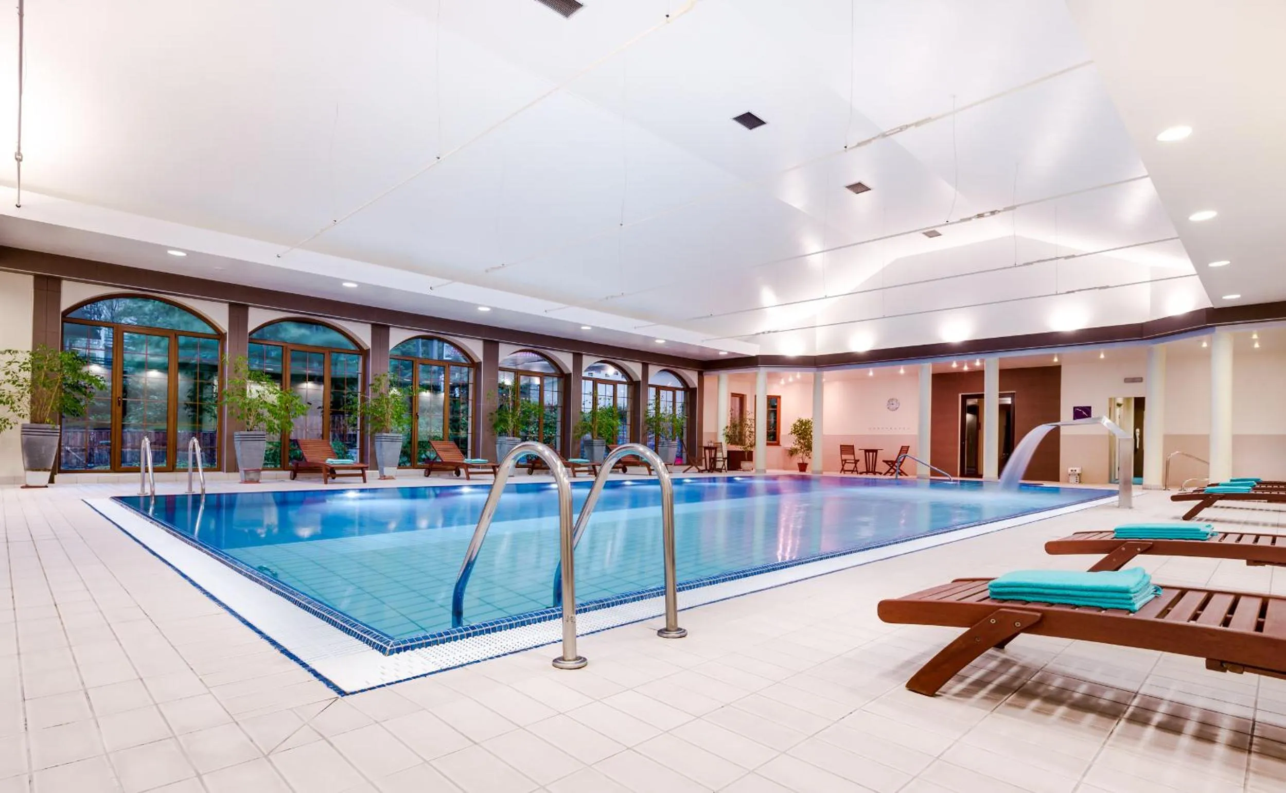 Swimming pool in Hotel Konradówka Wellness & SPA - 300 metrów do centrum