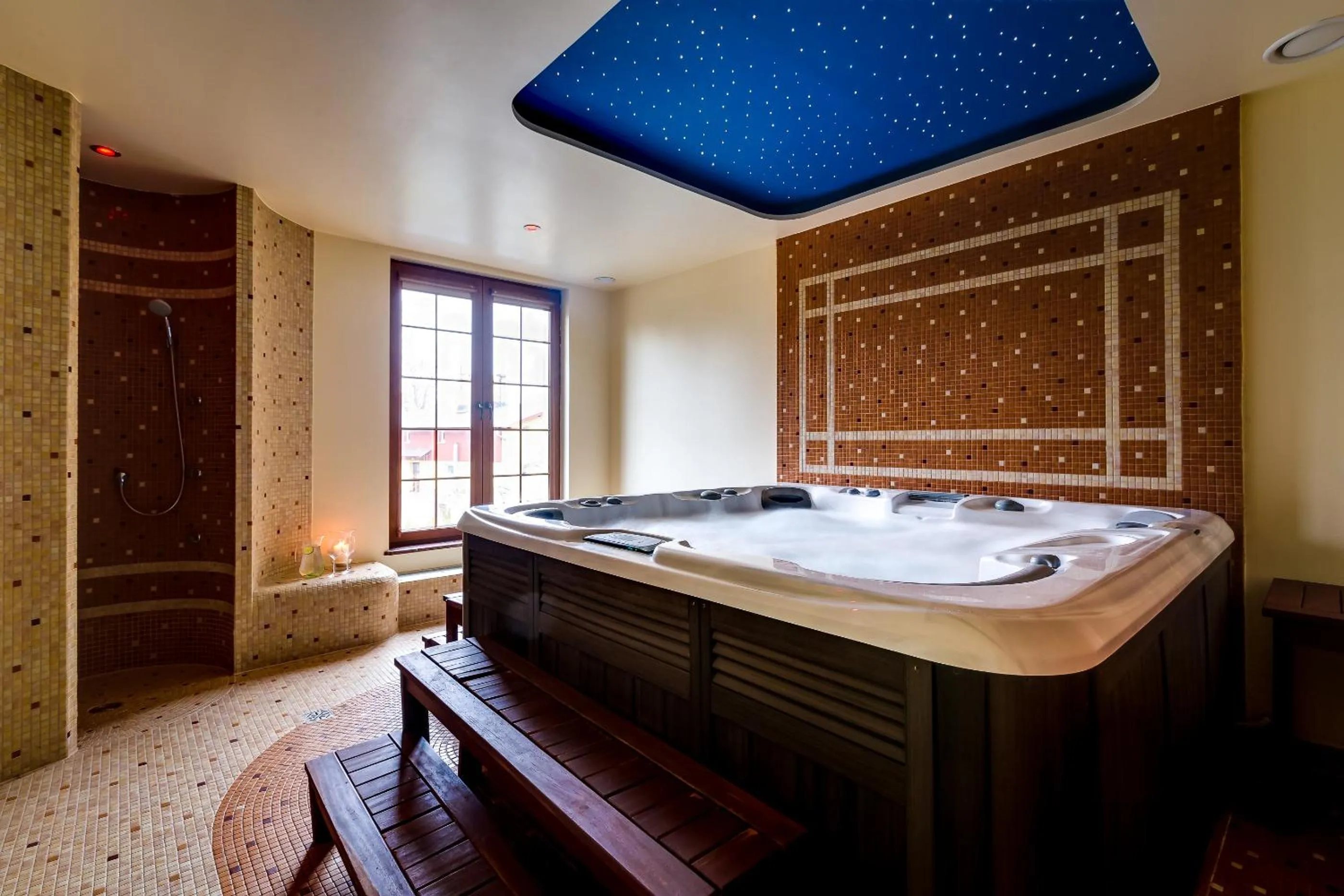 Hot Tub, Bed in Hotel Konradówka Wellness & SPA - 300 metrów do centrum