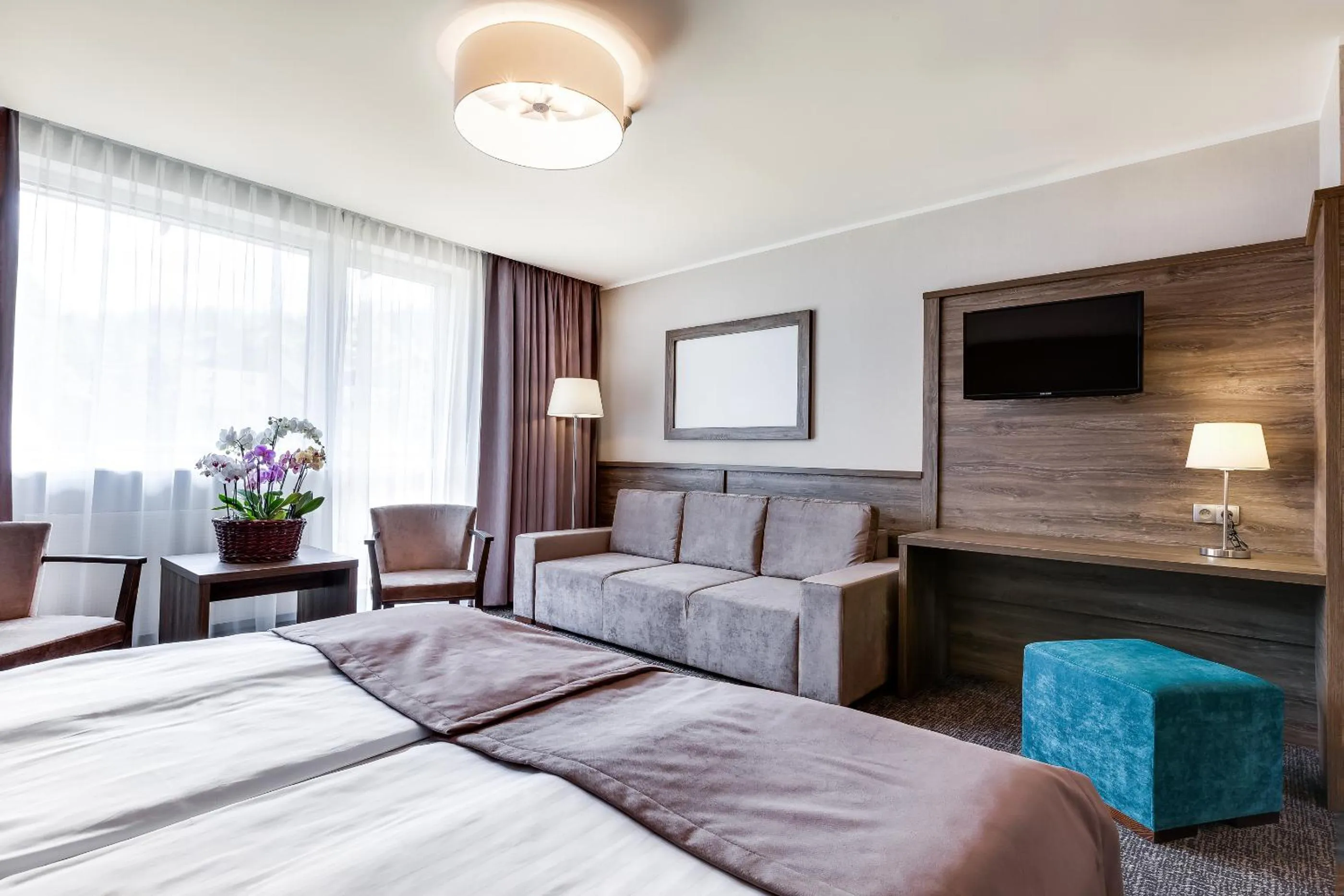 Photo of the whole room, Bed in Hotel Konradówka Wellness & SPA - 300 metrów do centrum