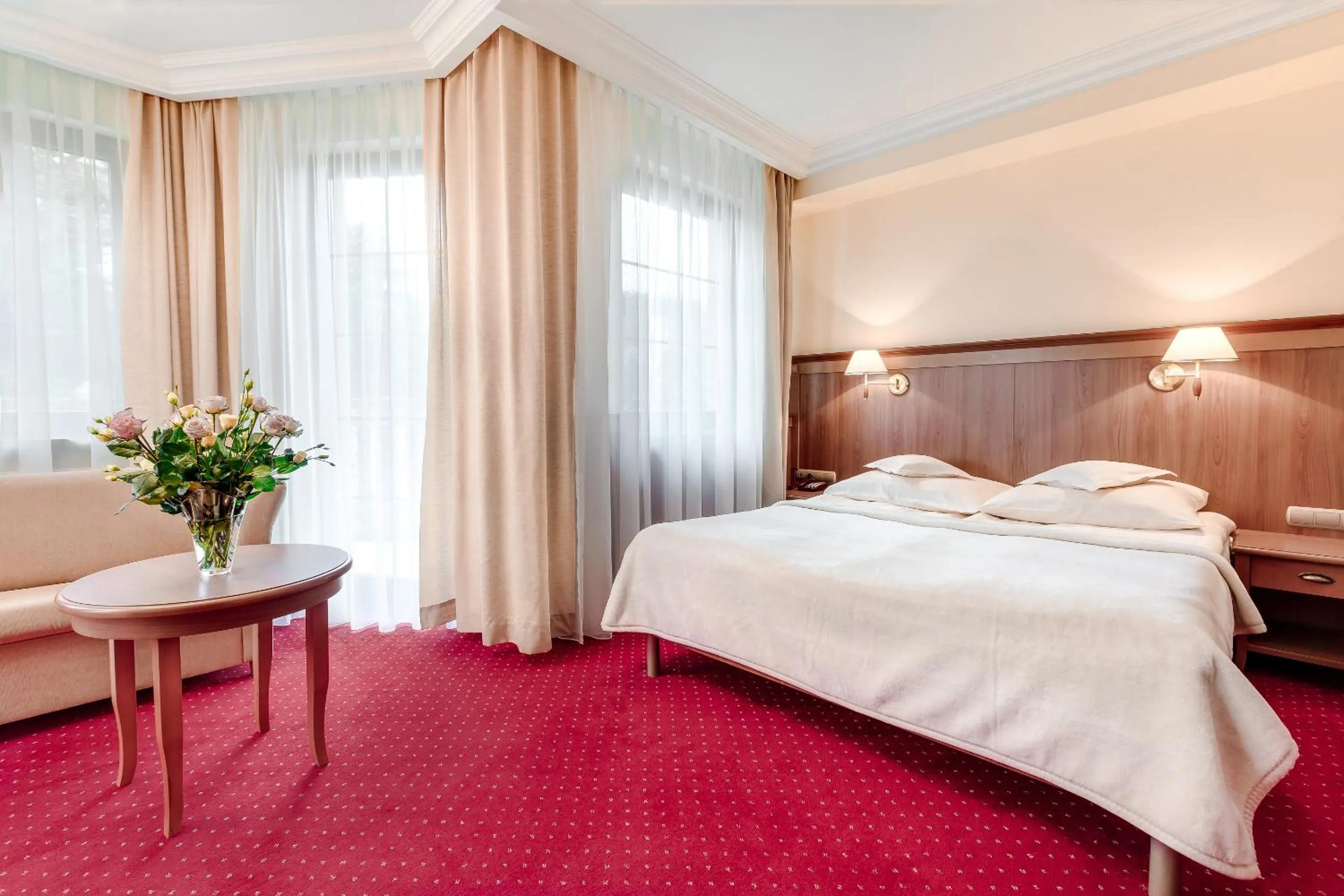 Photo of the whole room, Bed in Hotel Konradówka Wellness & SPA - 300 metrów do centrum