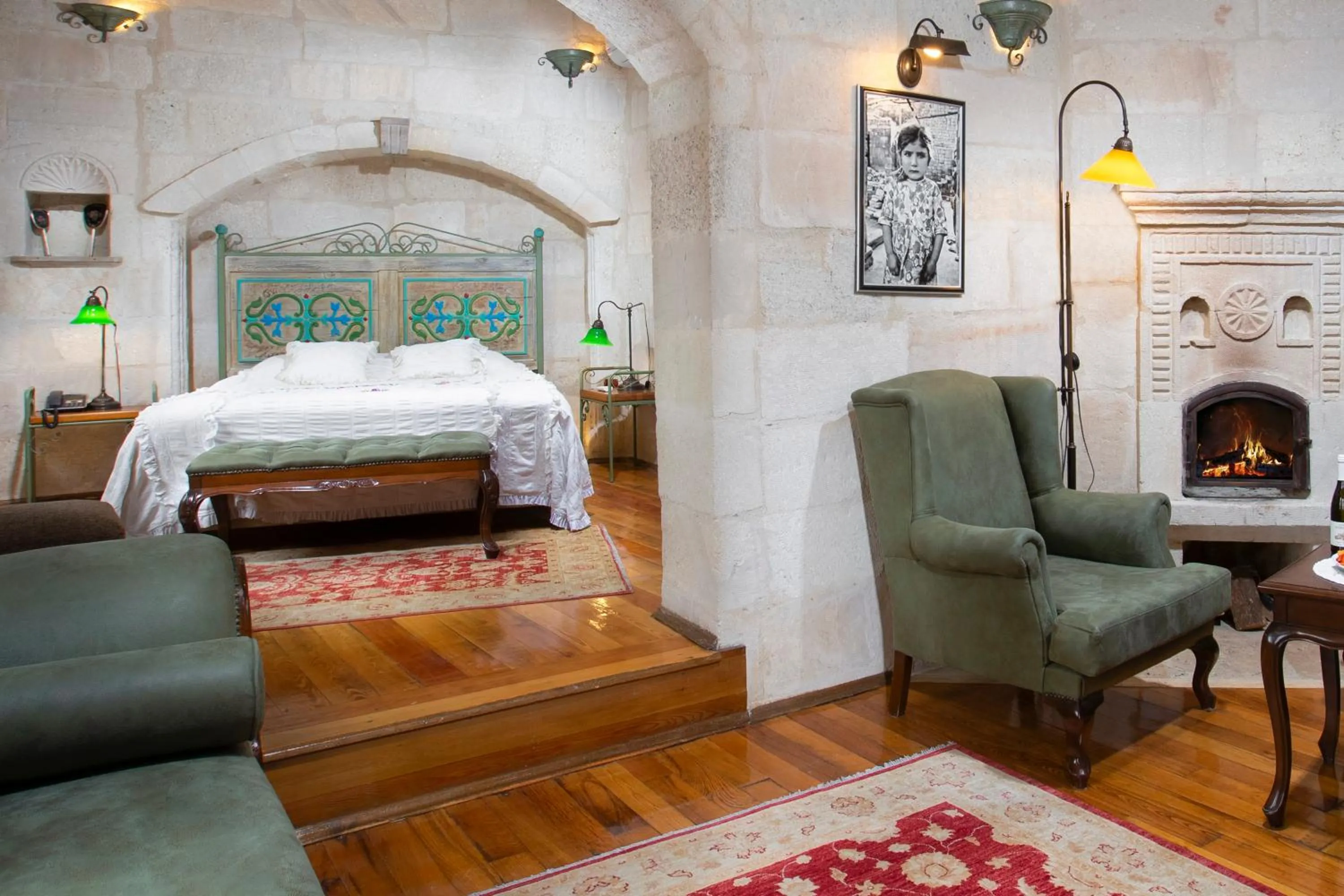 Seating area, Bed in Terra Cave