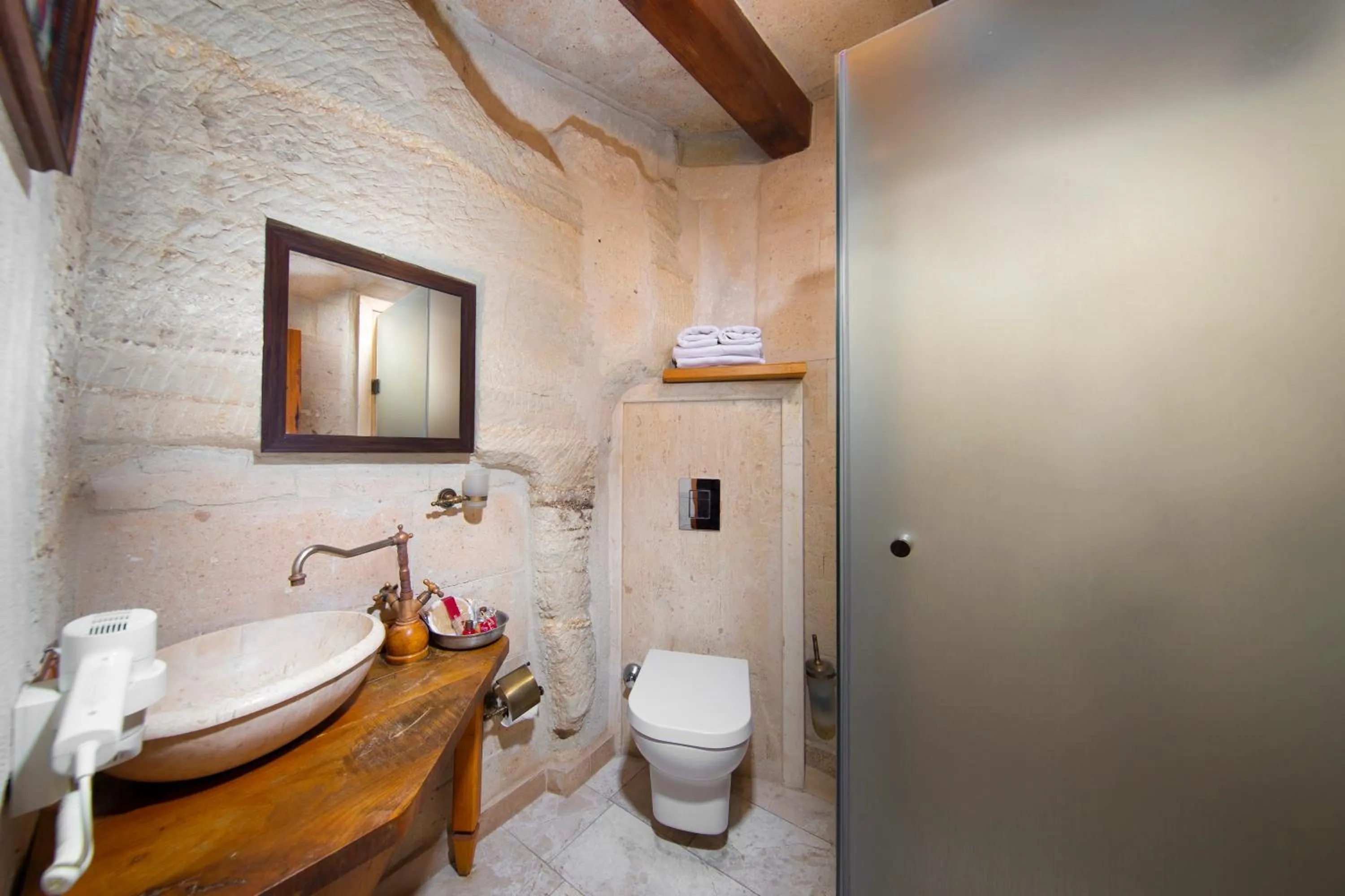 Shower in Terra Cave