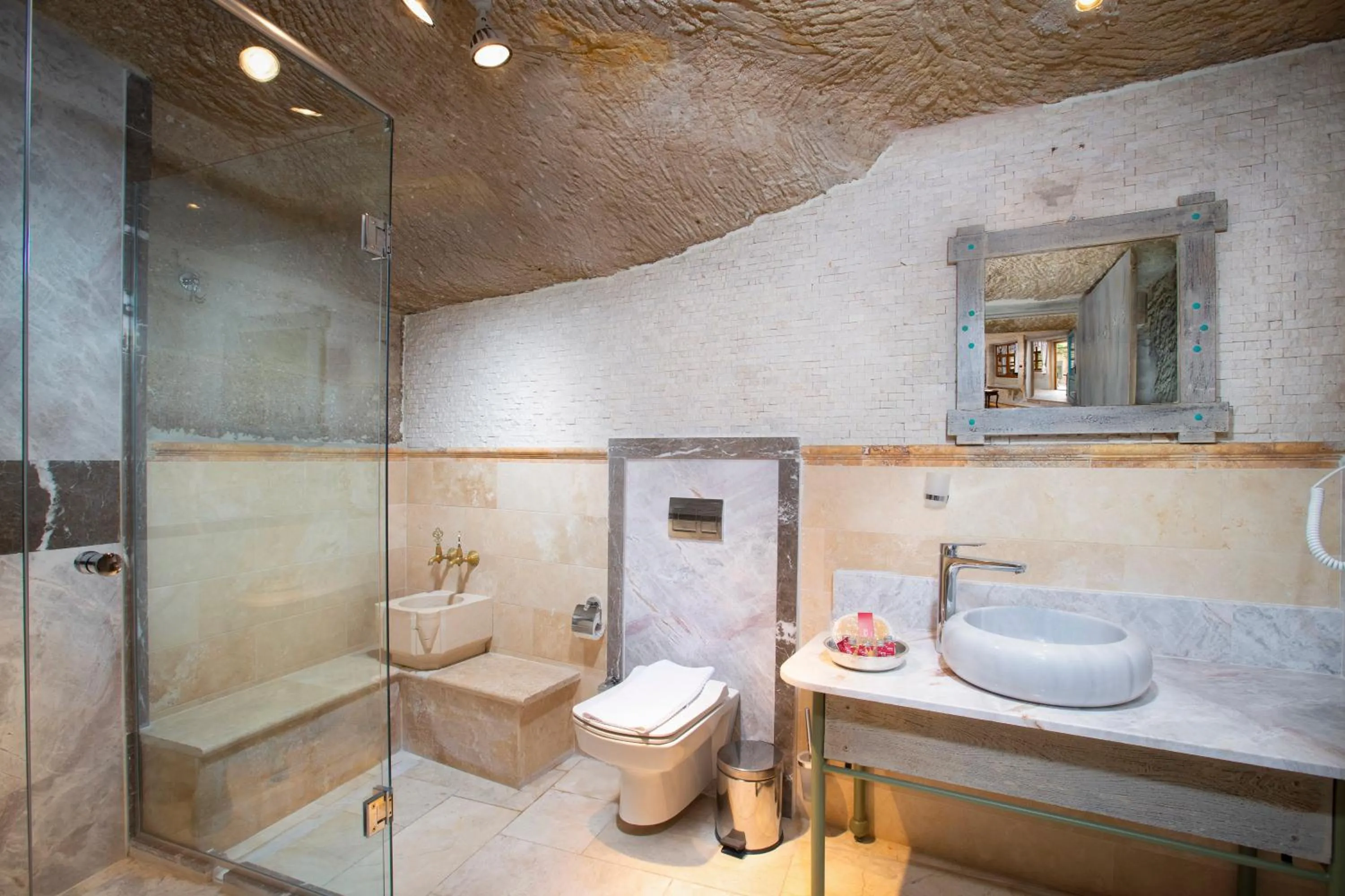 Shower in Terra Cave