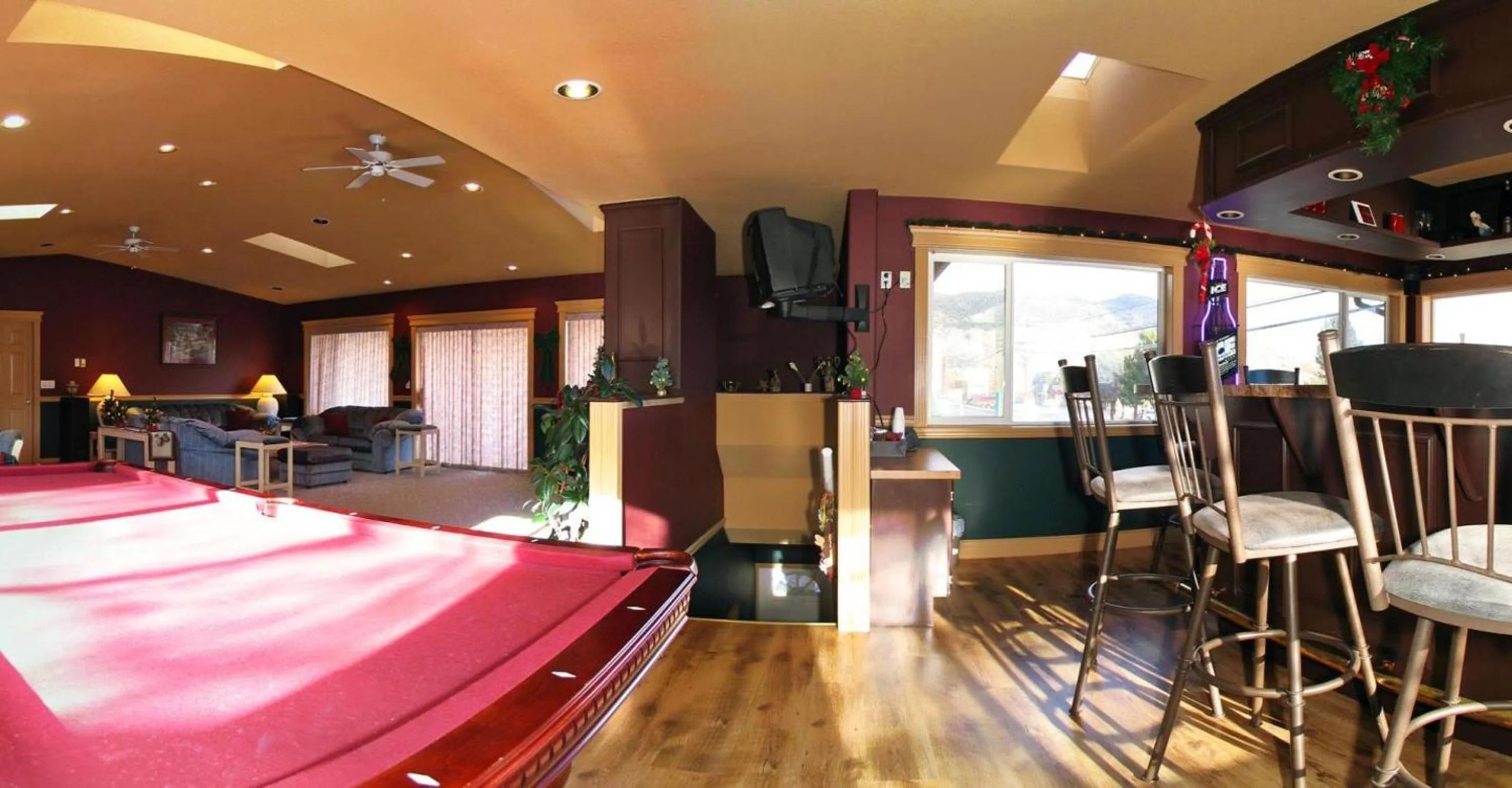 Lounge or bar in Travelodge by Wyndham Merritt