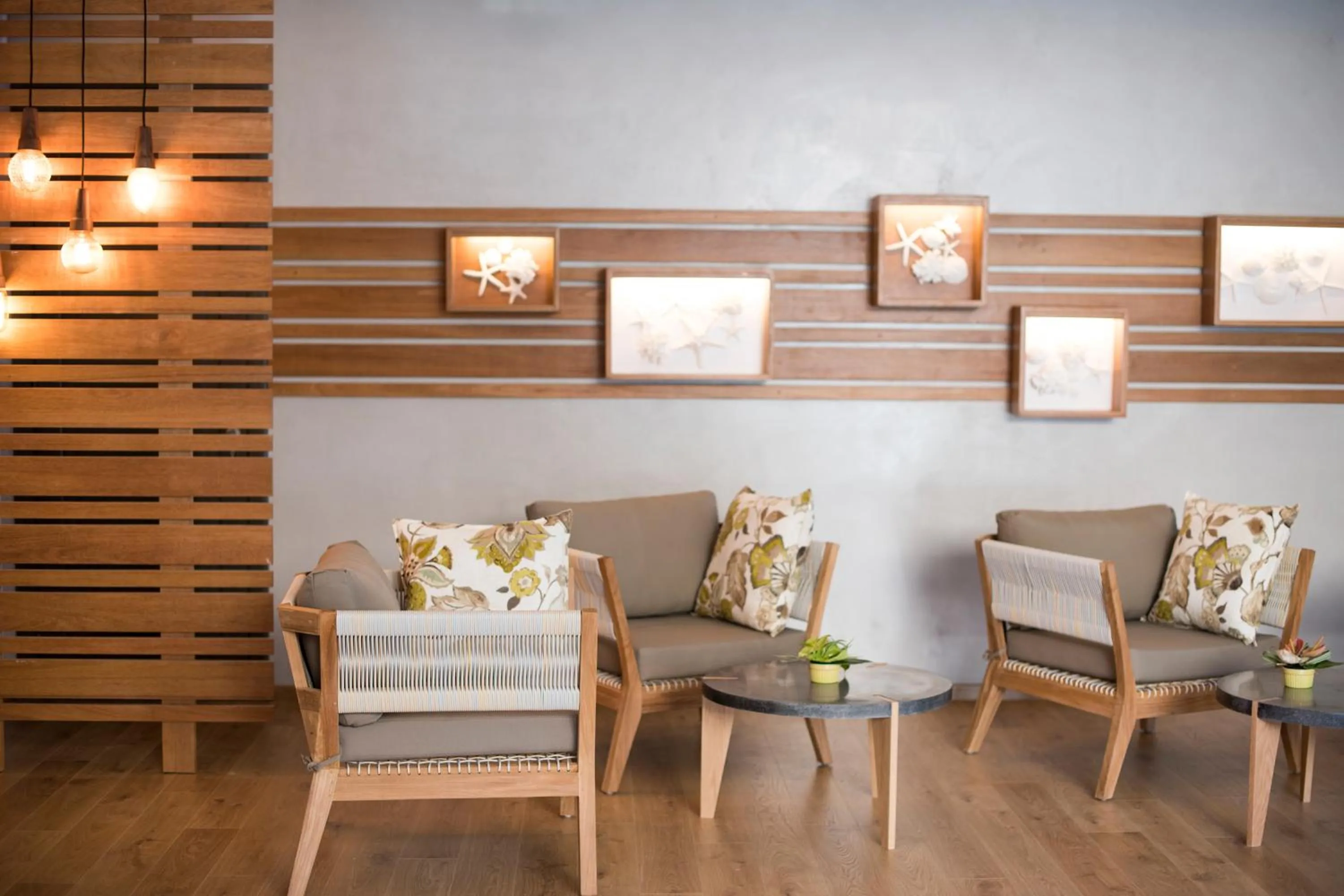 Lounge or bar in Veranda Paul et Virginie Hotel & Spa - Adults Only