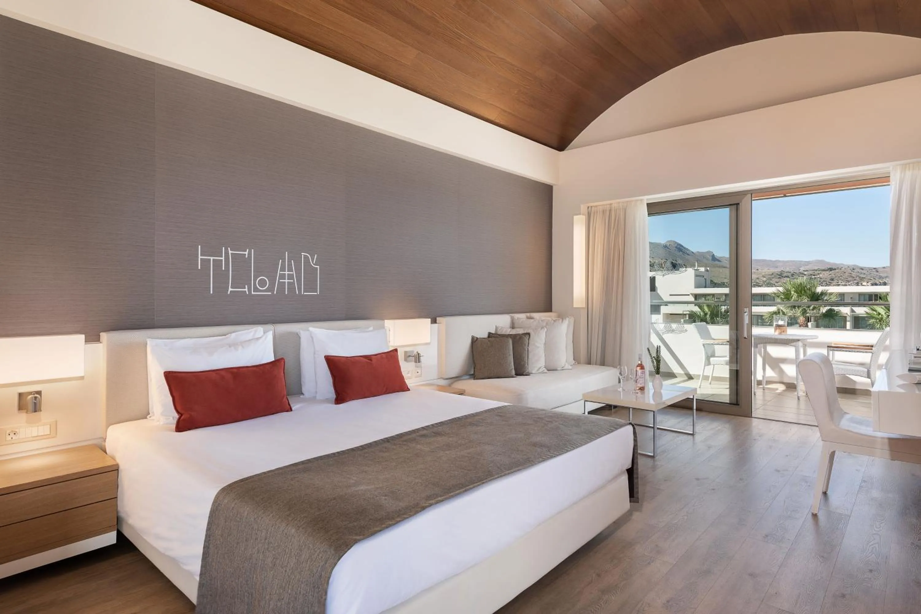 Bedroom, Bed in Avra Imperial Hotel