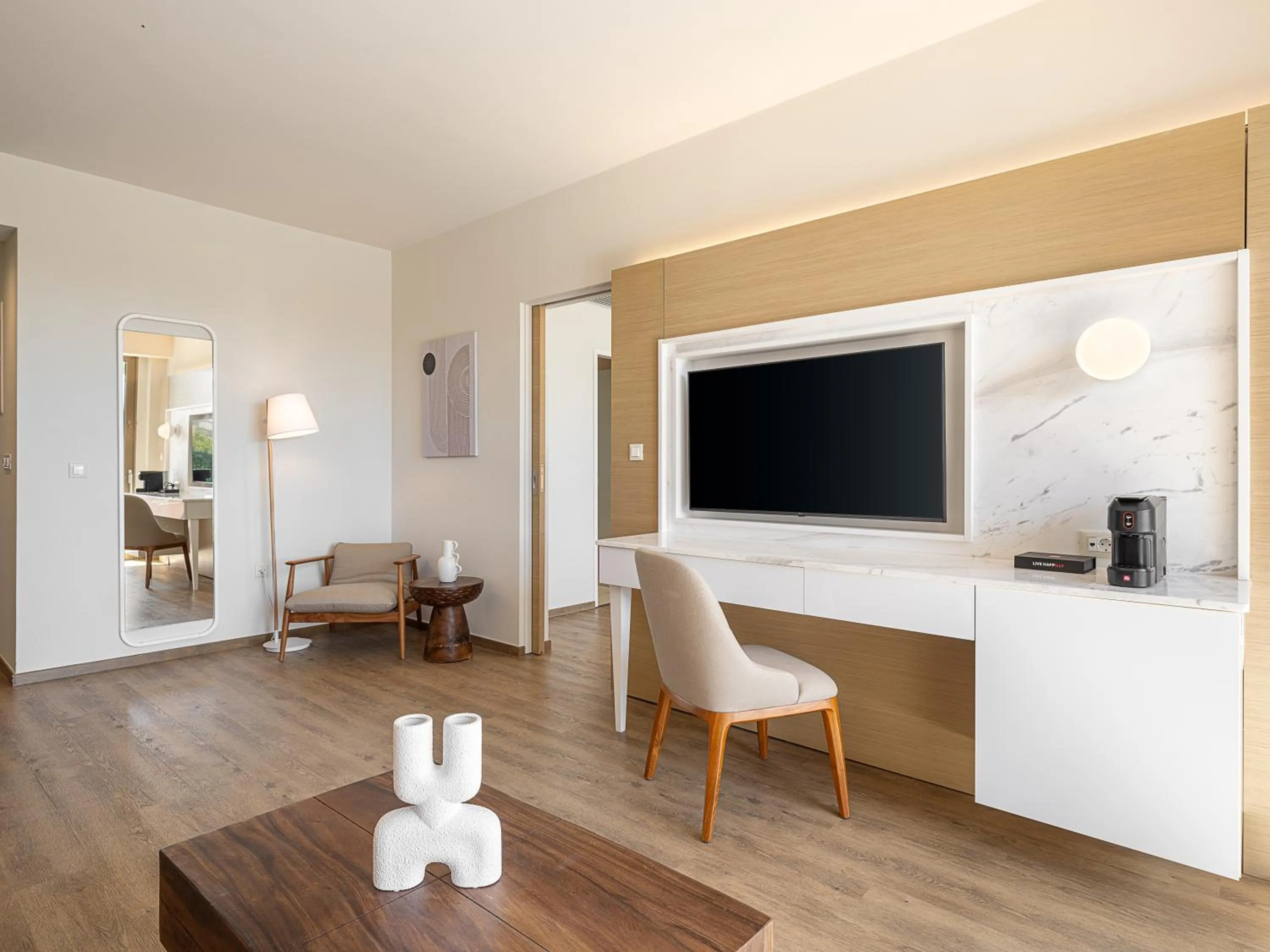 TV and multimedia in Avra Imperial Hotel