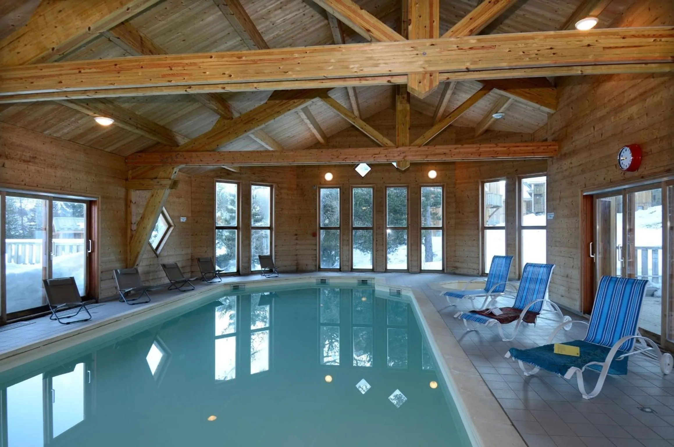 Swimming pool in Résidence Odalys L'Orée des Pistes