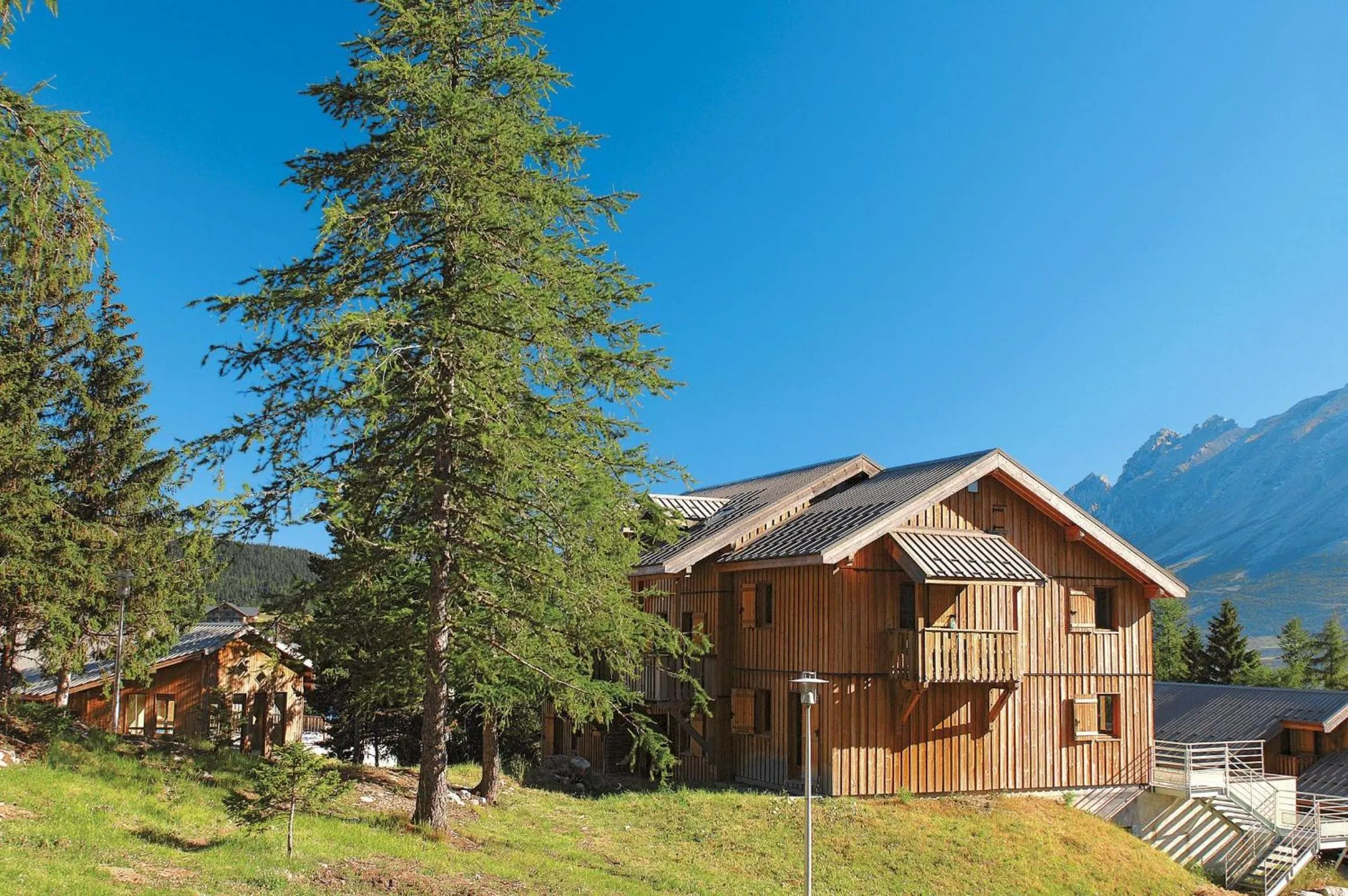 Facade/entrance in Résidence Odalys L'Orée des Pistes