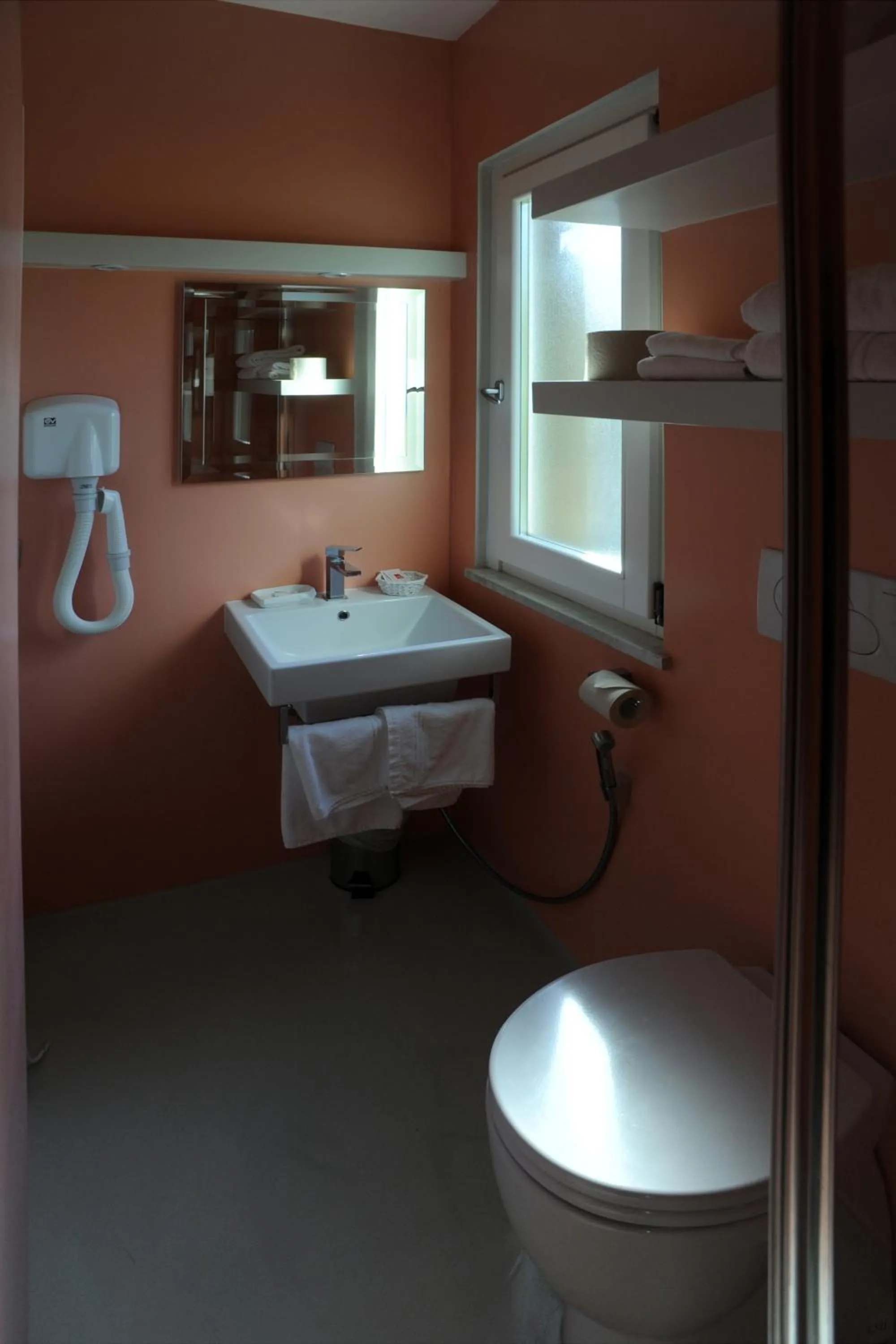 Bathroom in Affittacamere Stazione Valmontone