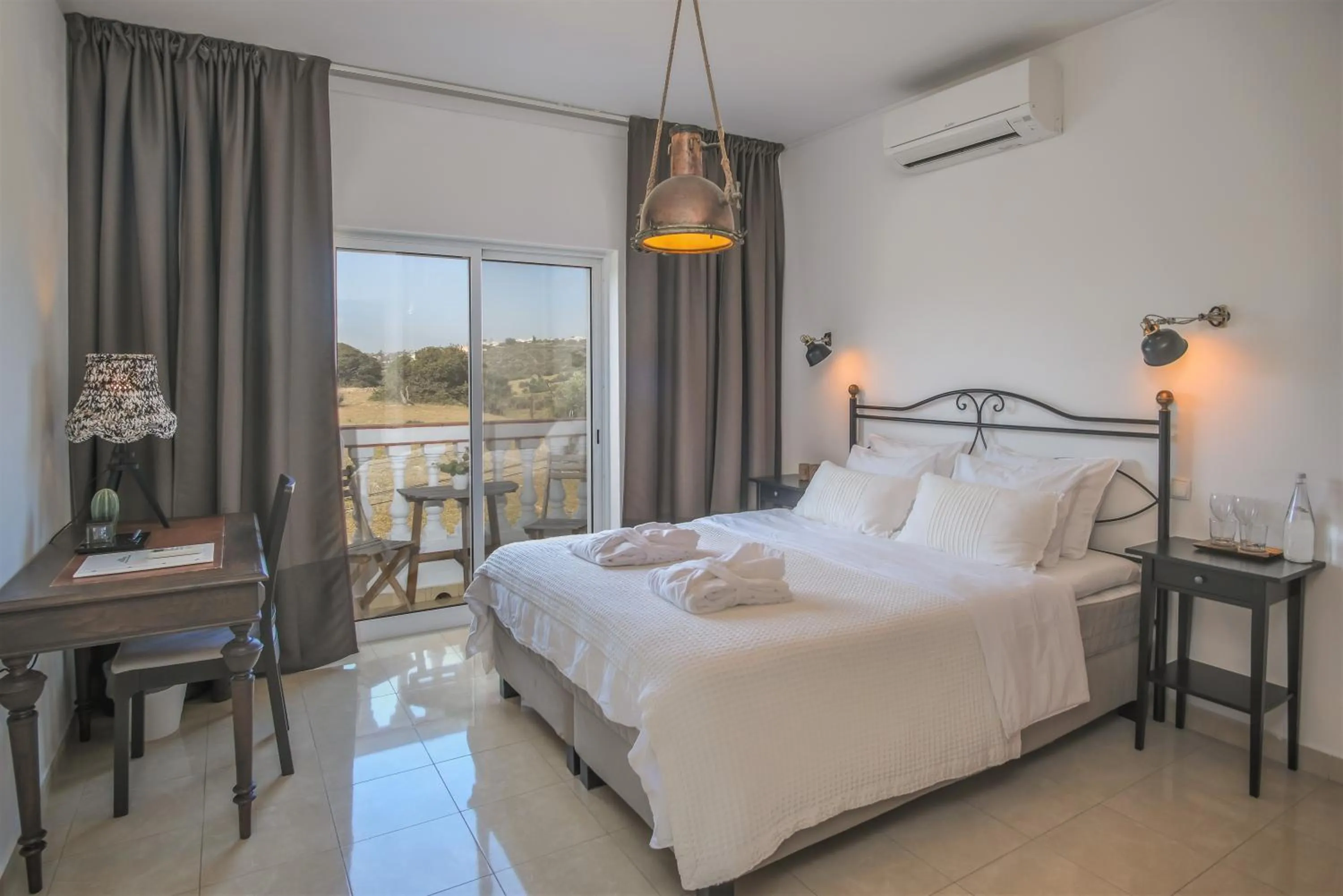 Bed in Casa Luisandra Boutique Hotel B&B