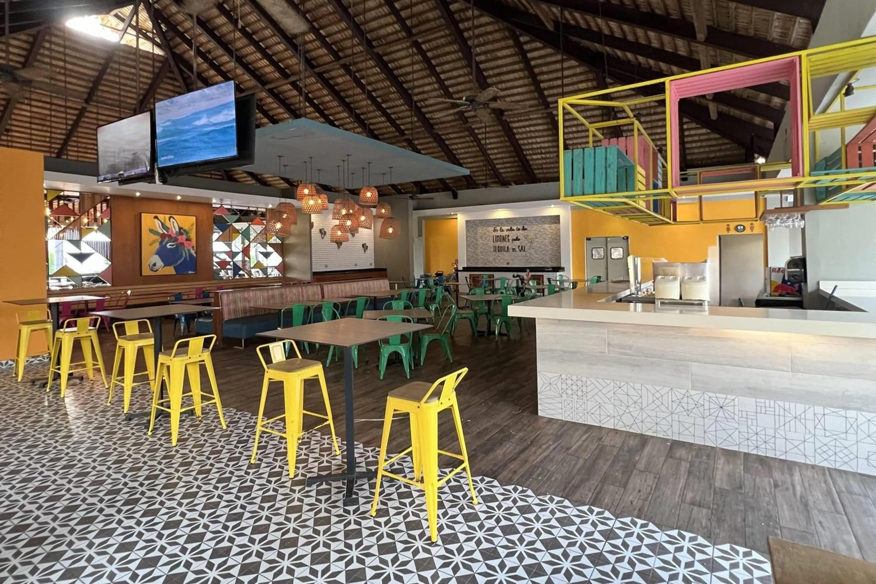 Lounge or bar in Casa Marina Sosua, Trademark by Wyndham All Inclusive