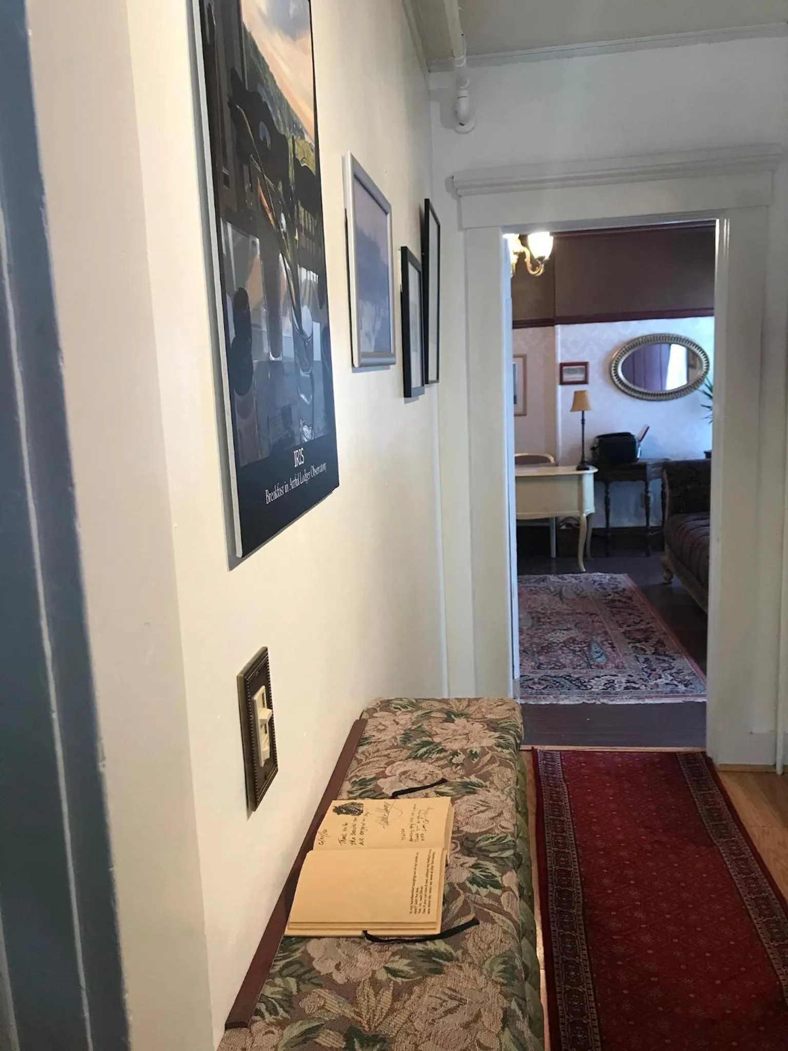 Lobby or reception, Bed in Artful Lodger