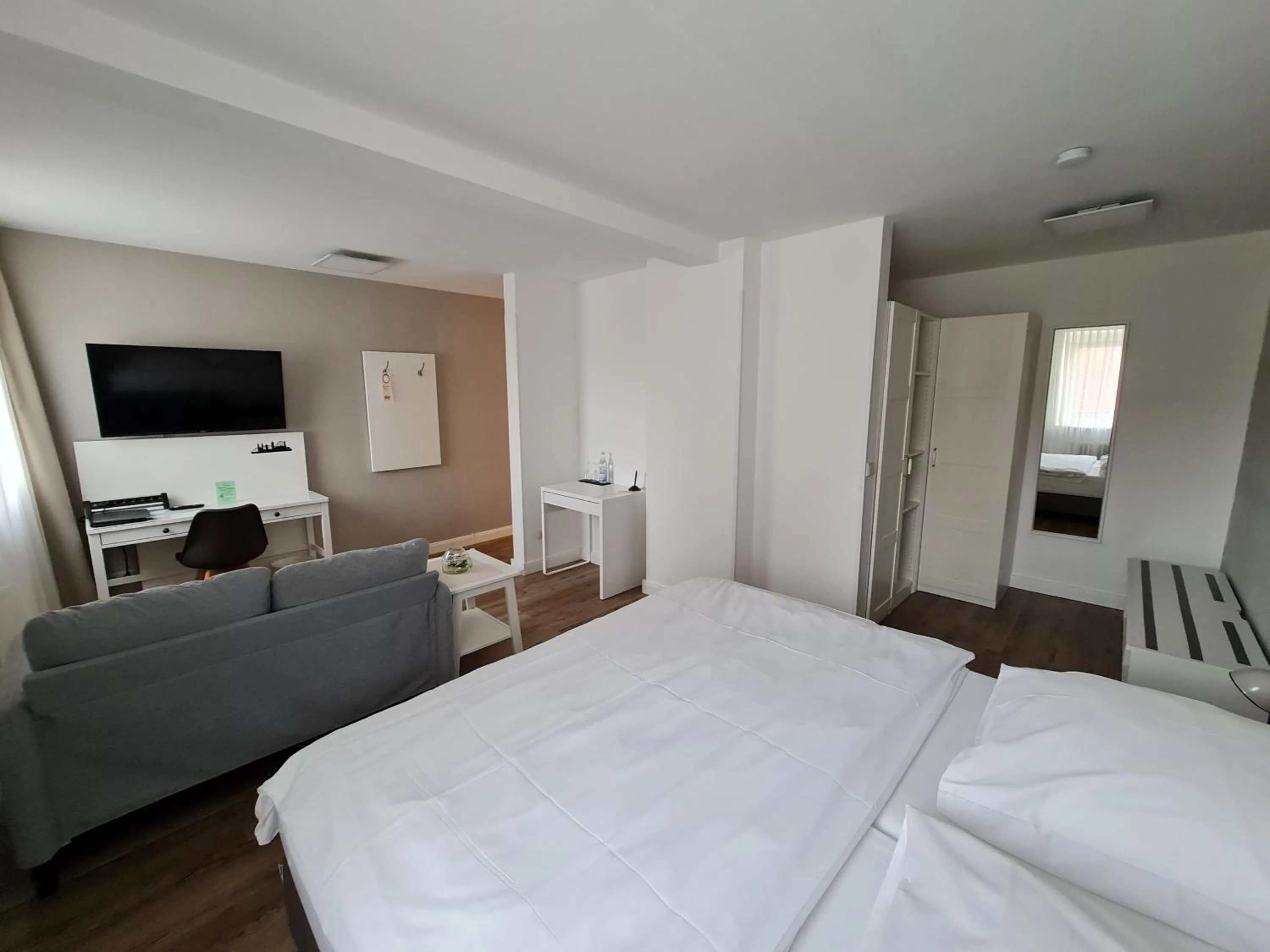 TV and multimedia, Bed in City Hotel Franziska