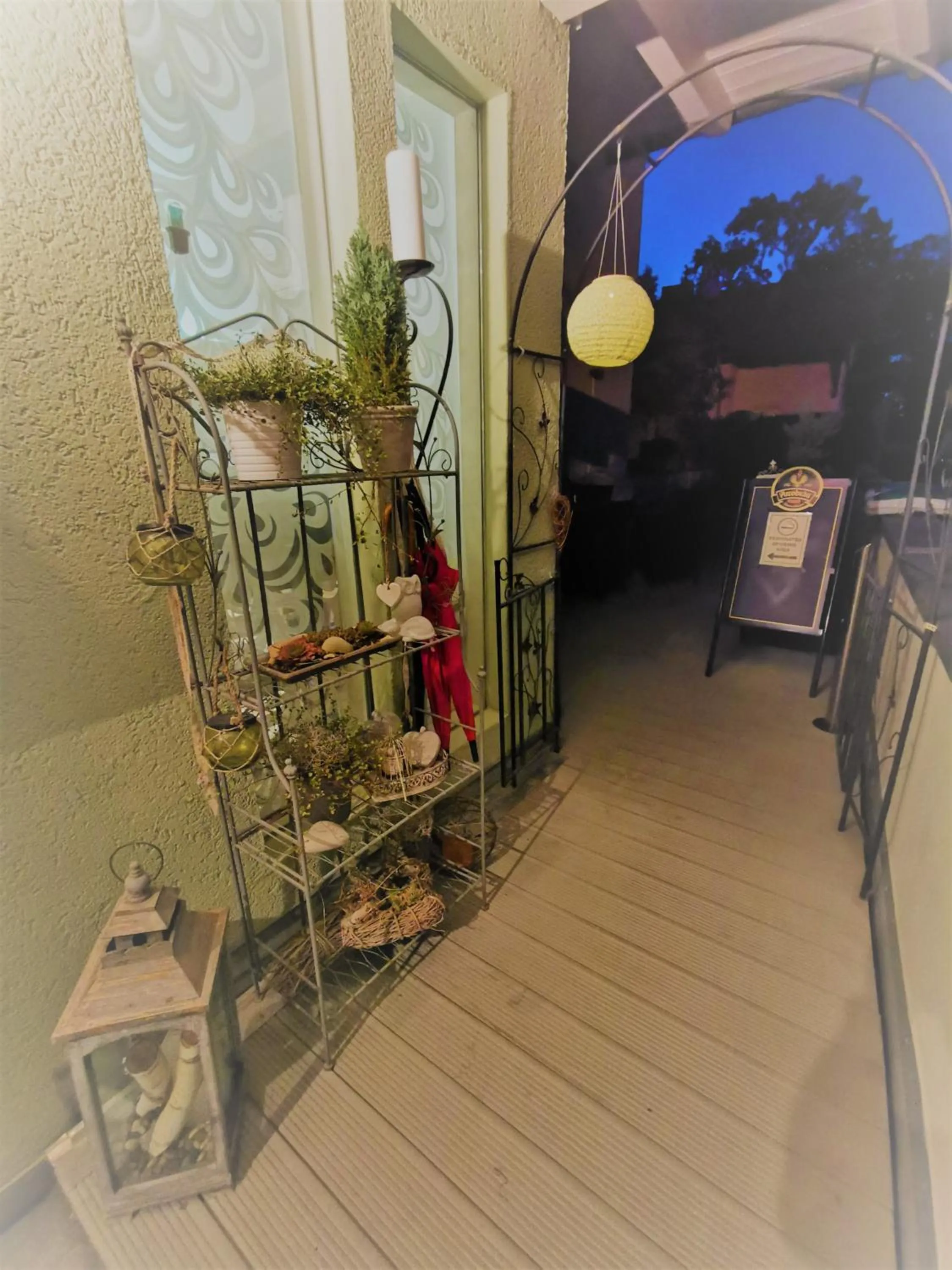 Patio in City Hotel Franziska