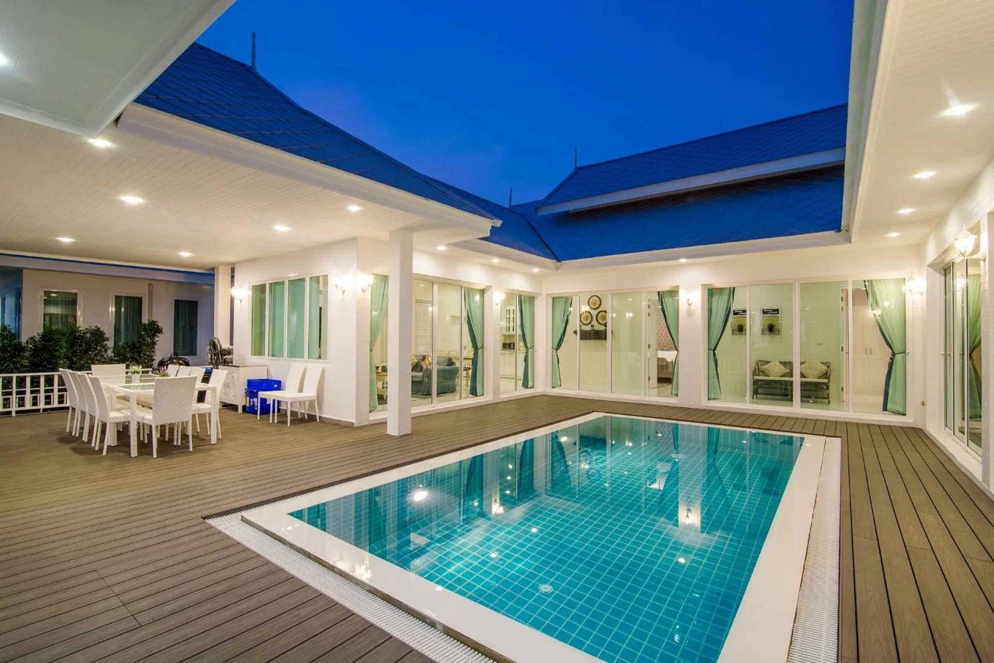 Balcony/Terrace, Swimming Pool in Wan Arun Houses