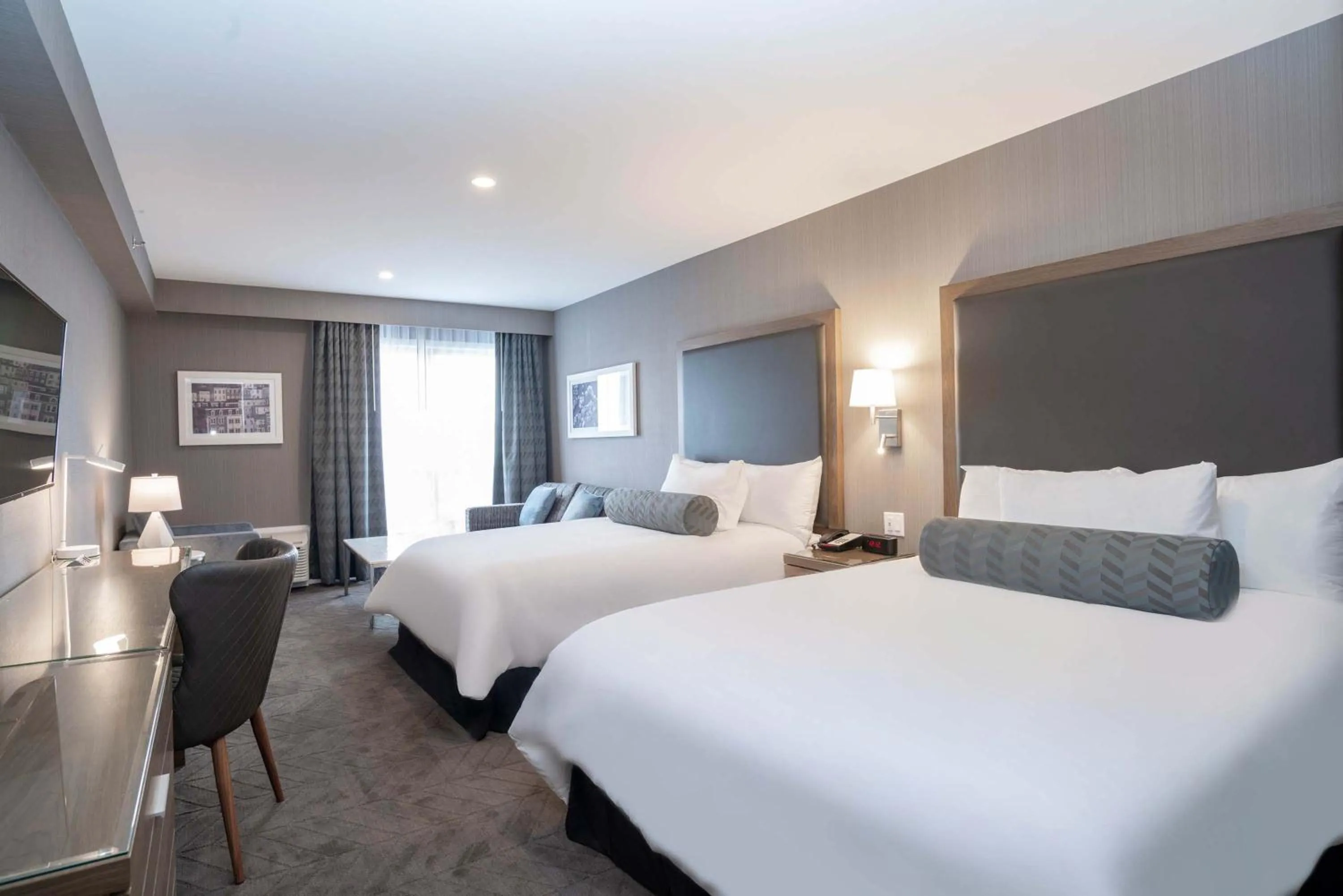 Photo of the whole room, Bed in Sandman Signature St. John's Hotel