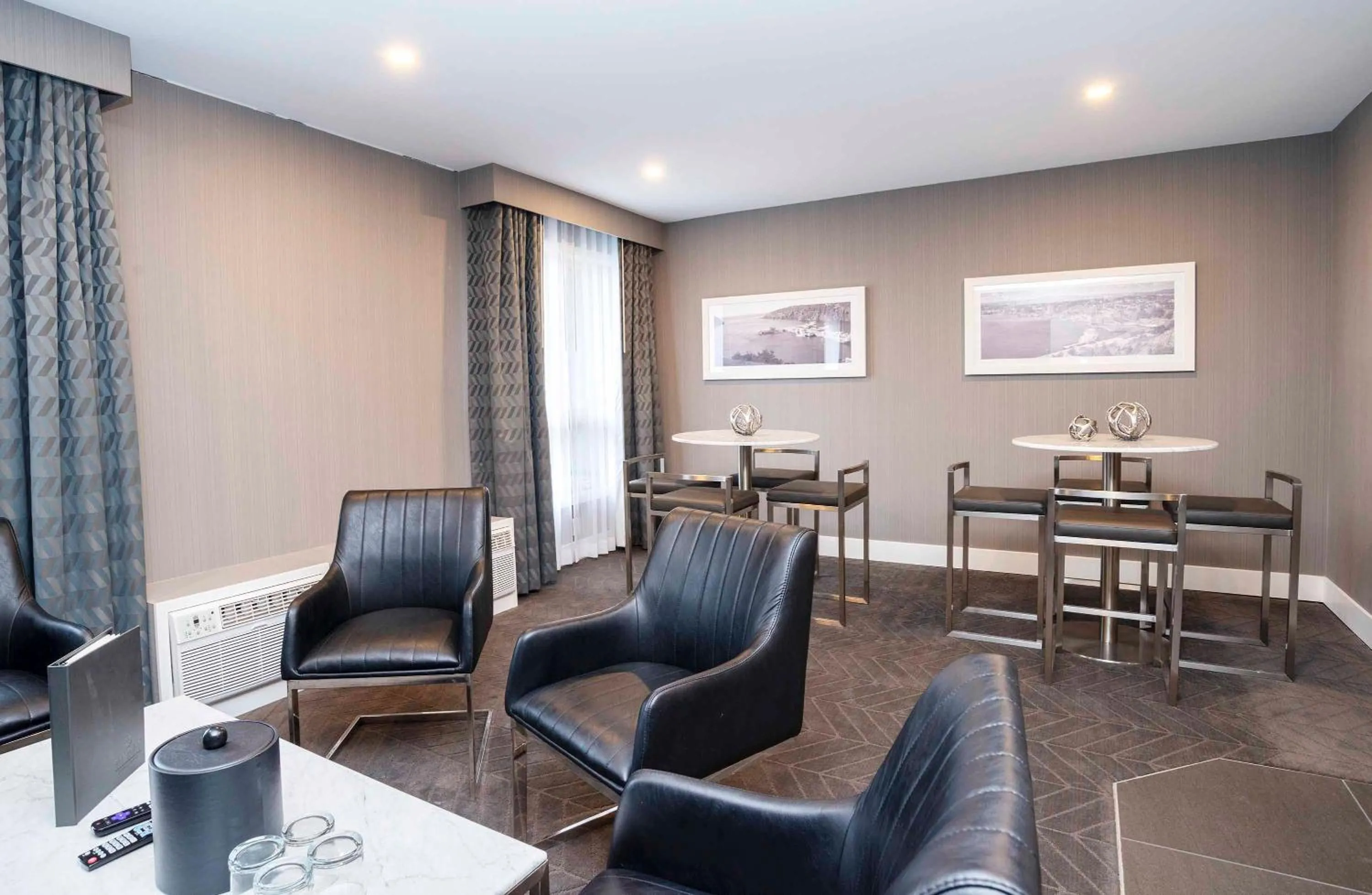 Business facilities in Sandman Signature St. John's Hotel