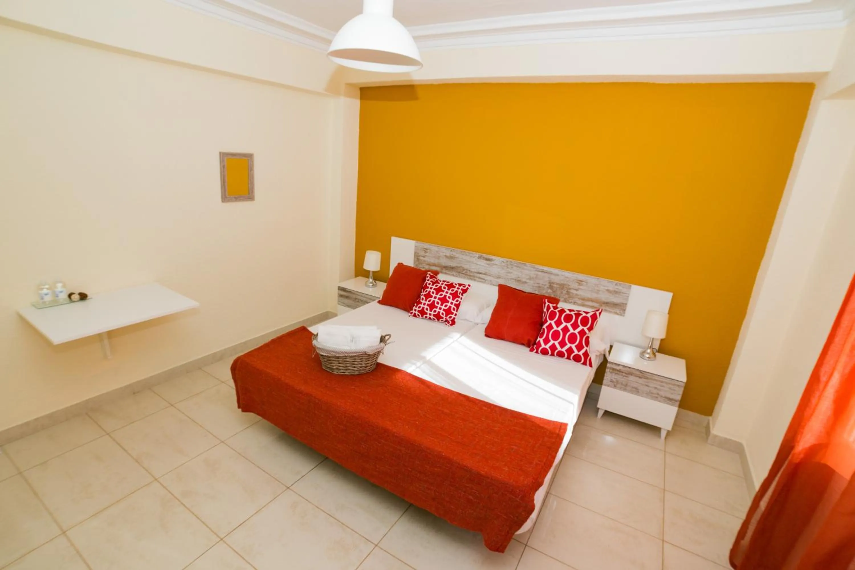 Bed in Old Town Alicante