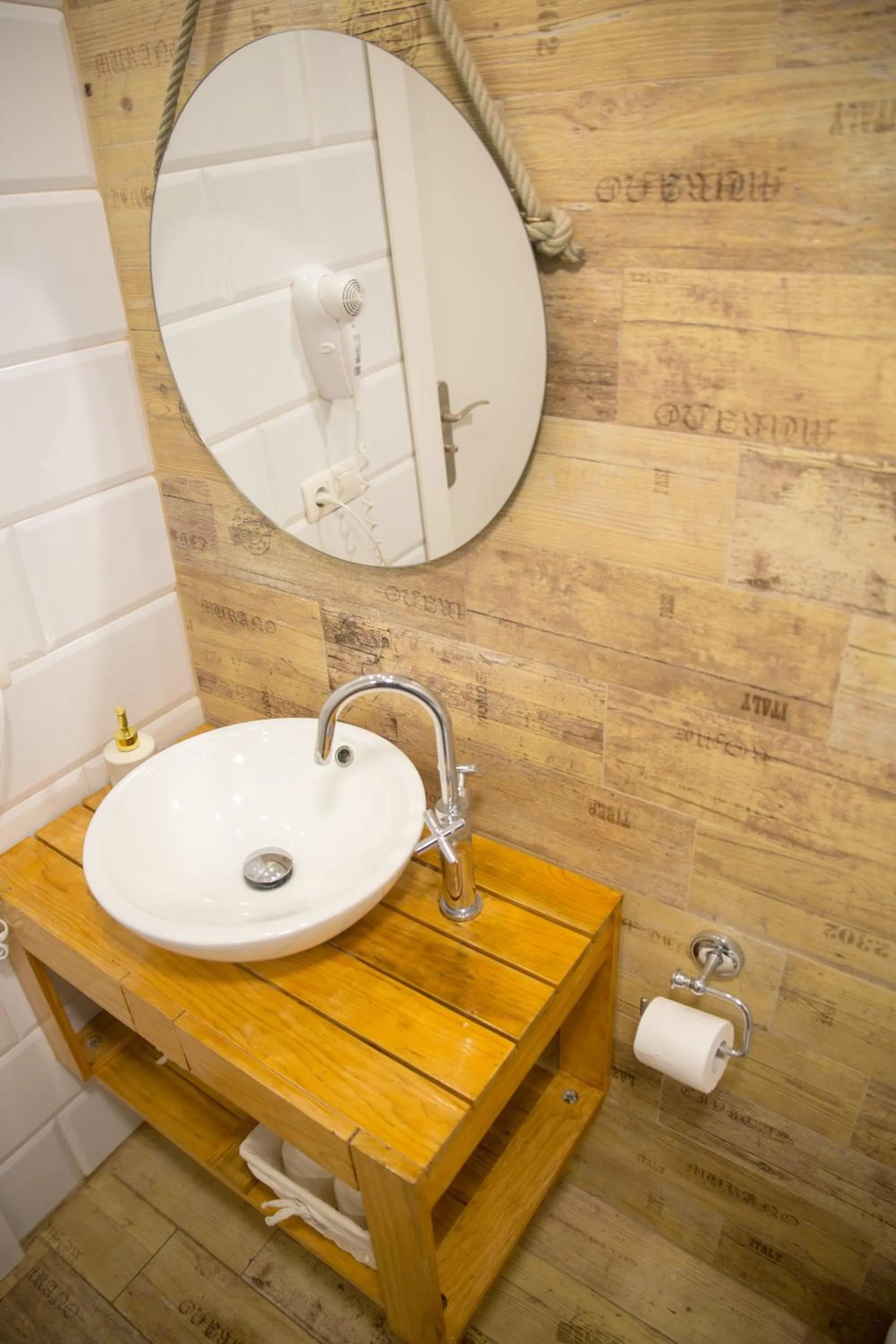 Bathroom in Old Town Alicante