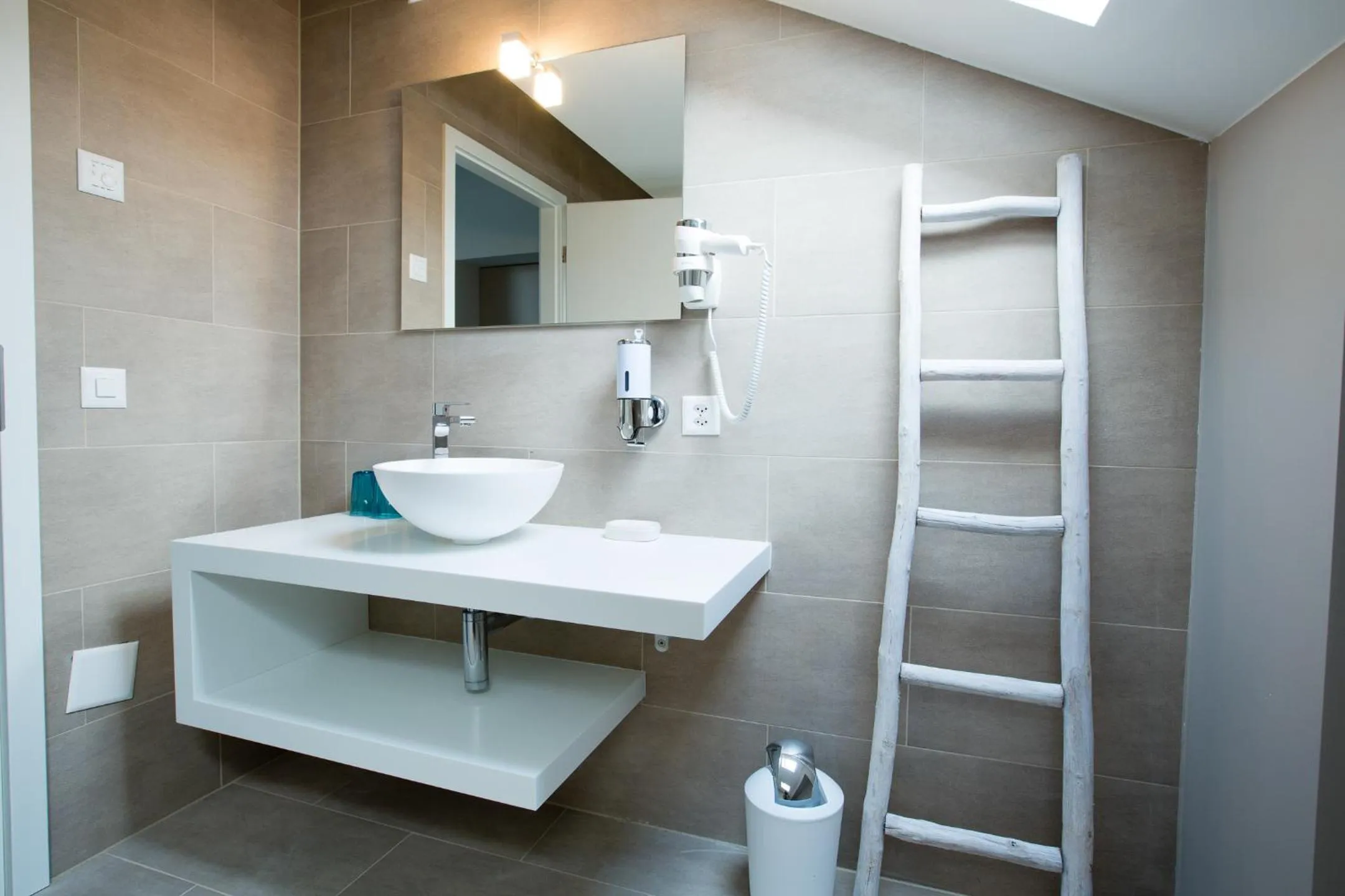 Shower in Auberge des Grands Bois