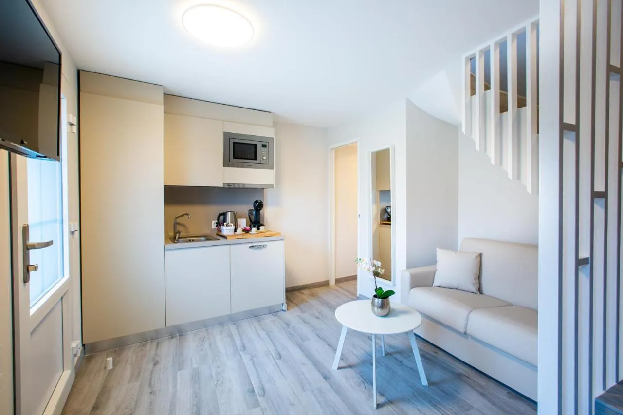 TV and multimedia in Auberge des Grands Bois