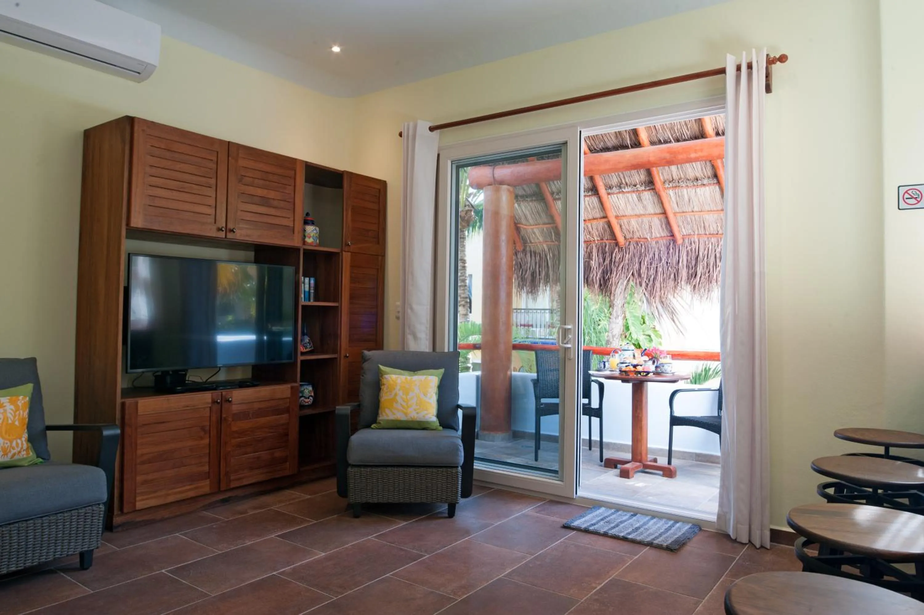 Balcony/Terrace in Casa Sonoma - Charming Condos Minutes from Beach & Reef