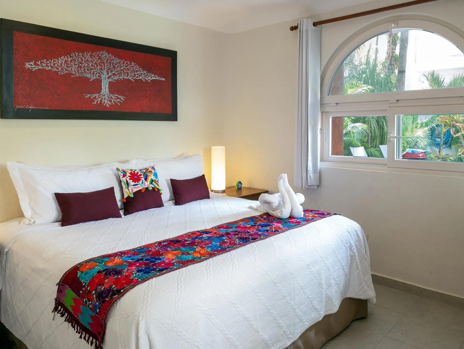 Photo of the whole room, Bed in Casa Sonoma - Charming Condos Minutes from Beach & Reef