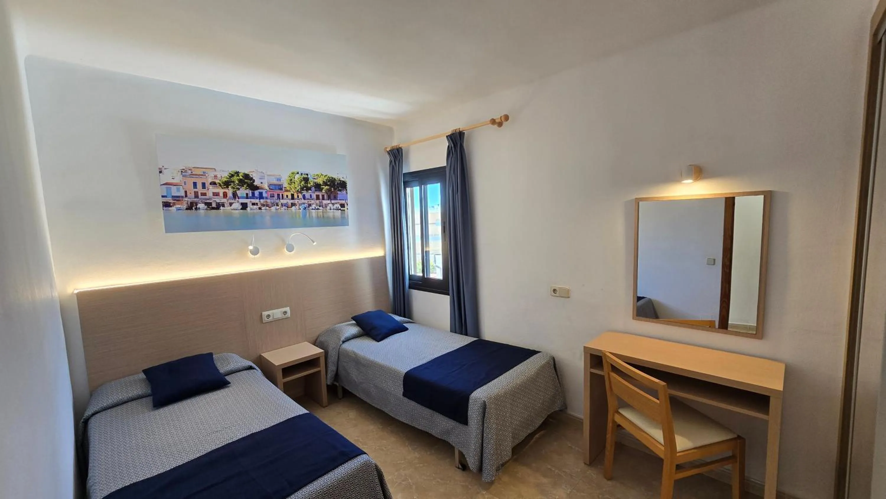 Bed in Marina Palmanova Apartamentos