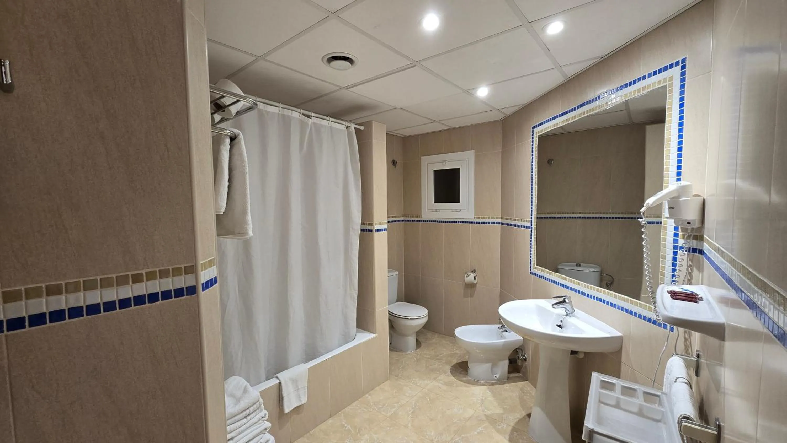 Shower in Marina Palmanova Apartamentos