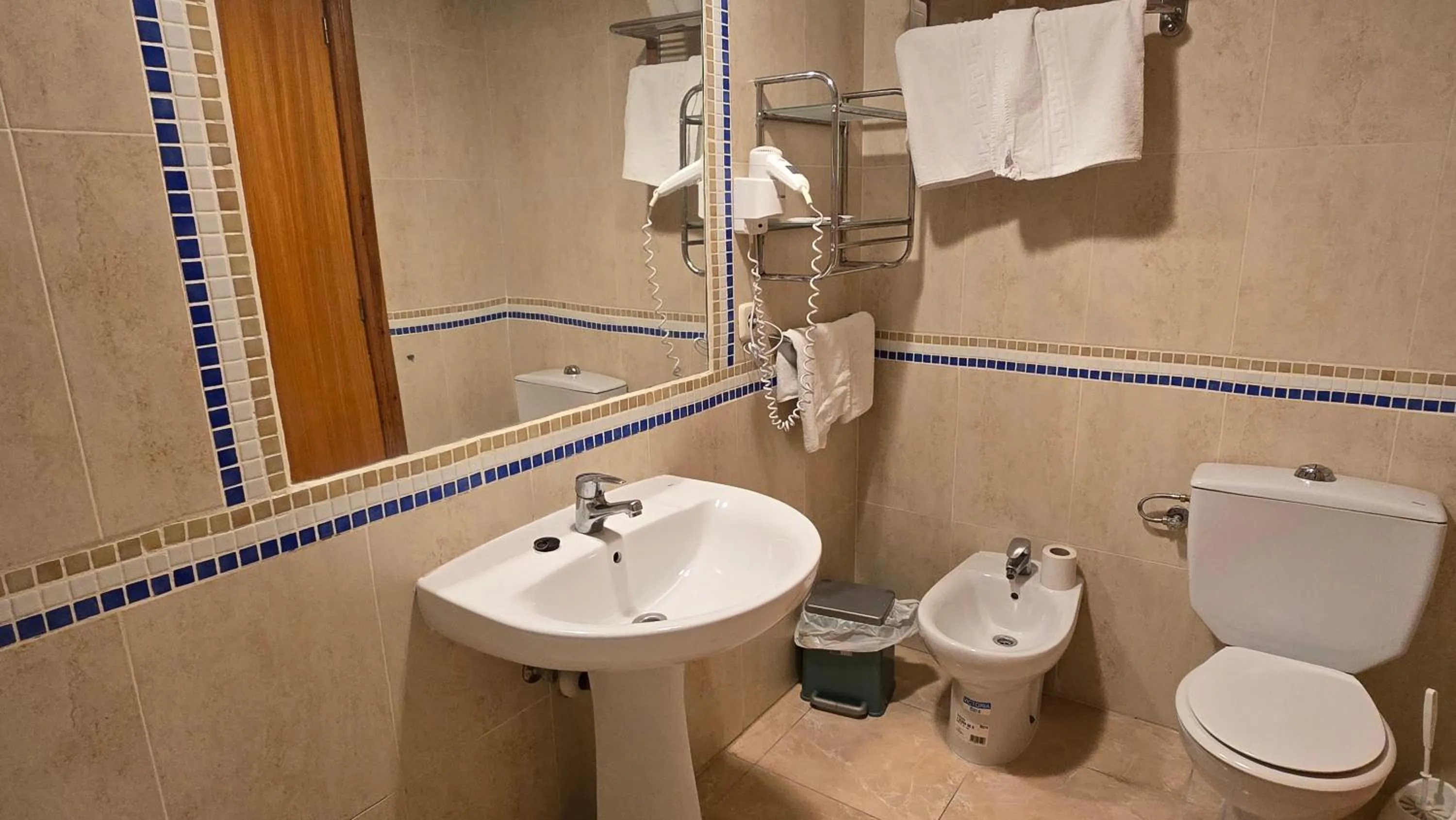 Toilet in Marina Palmanova Apartamentos