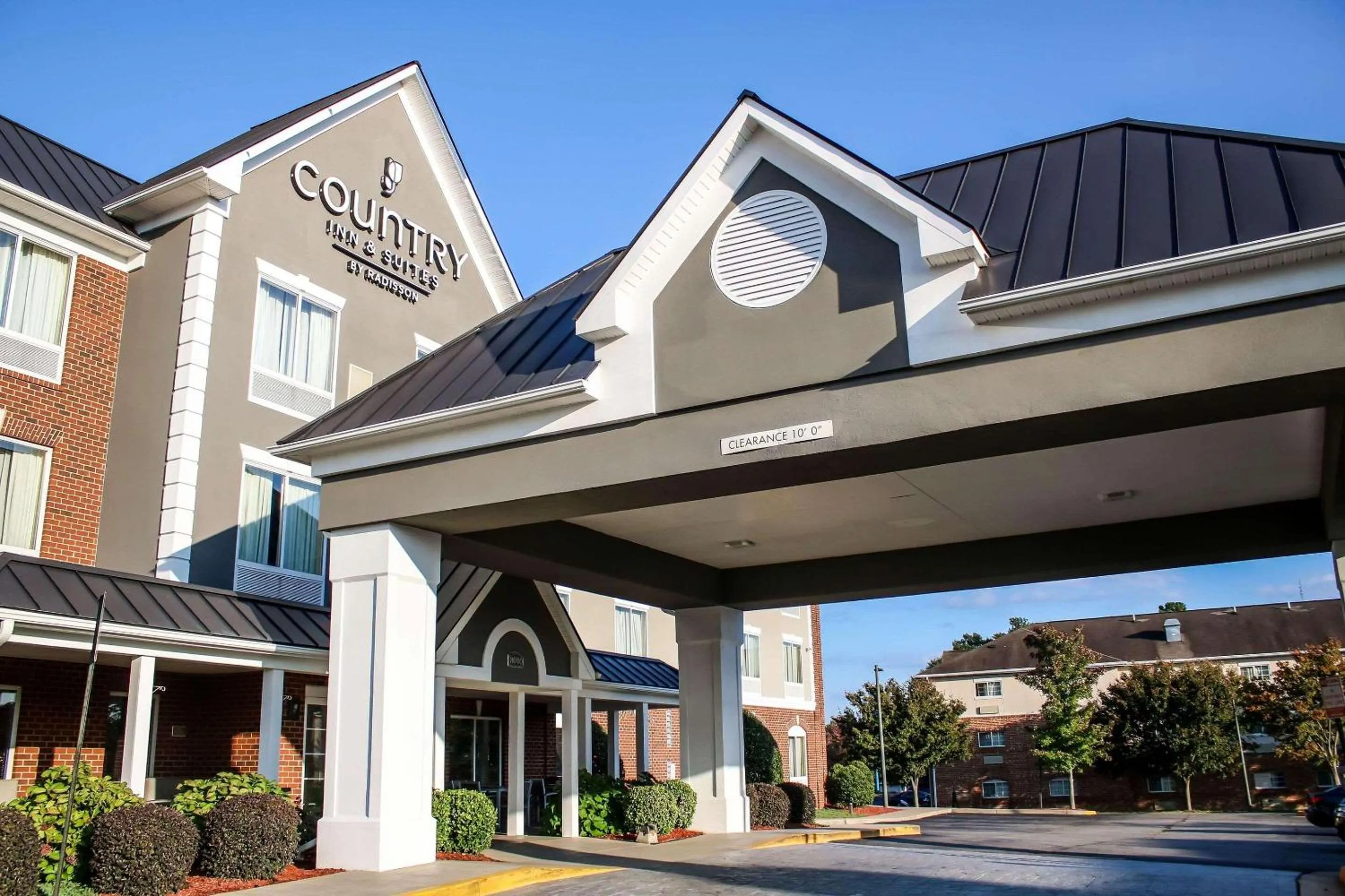 Property building in Country Inn & Suites by Radisson, Richmond West at I-64, VA