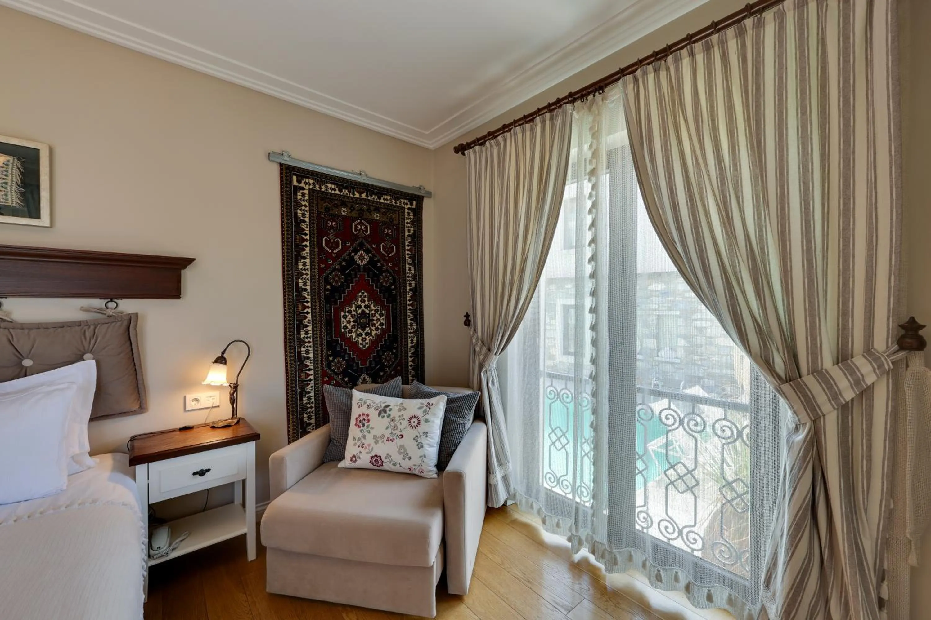 Seating area, Bed in Akanthus Hotel Ephesus