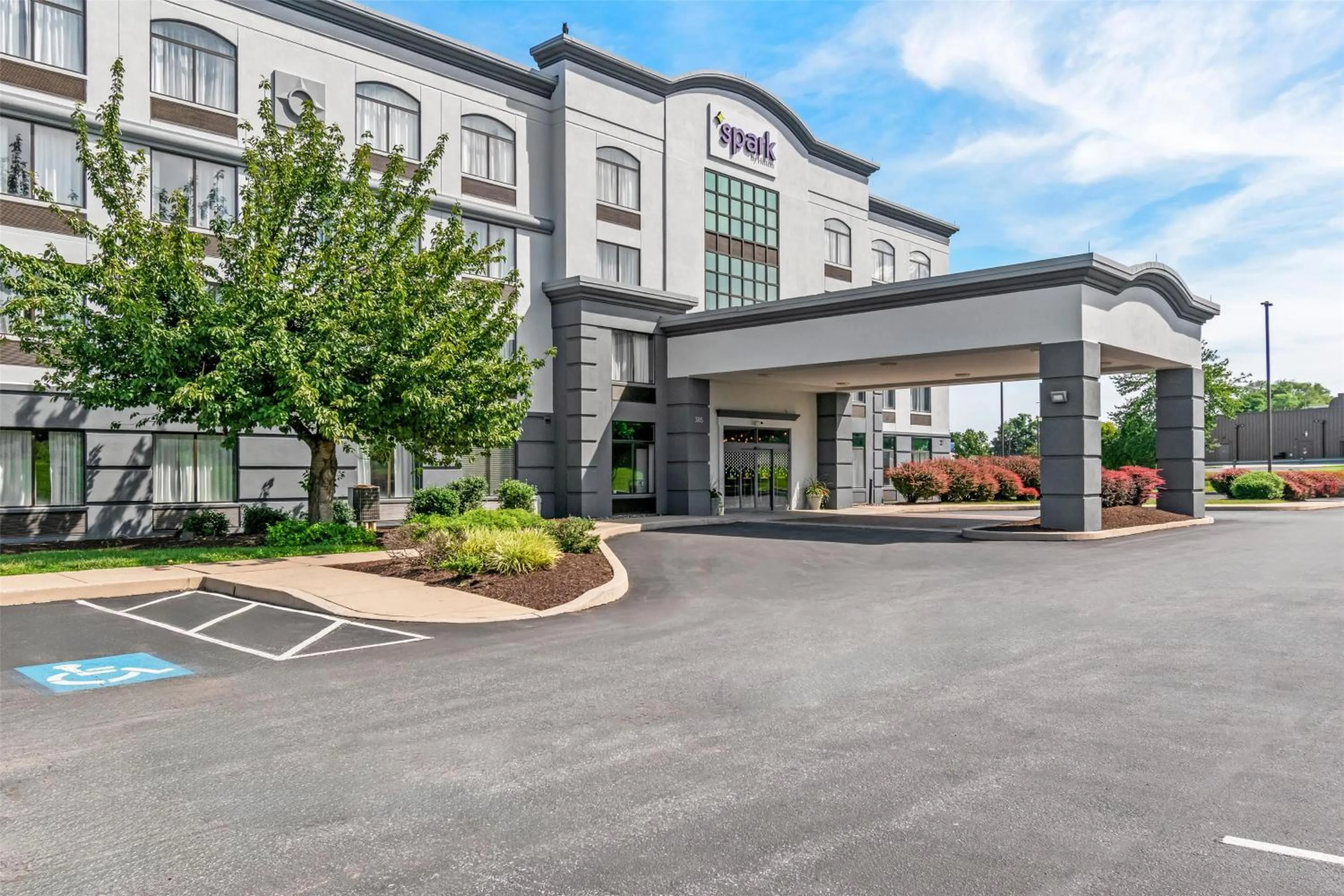 Property building in Spark by Hilton Mechanicsburg