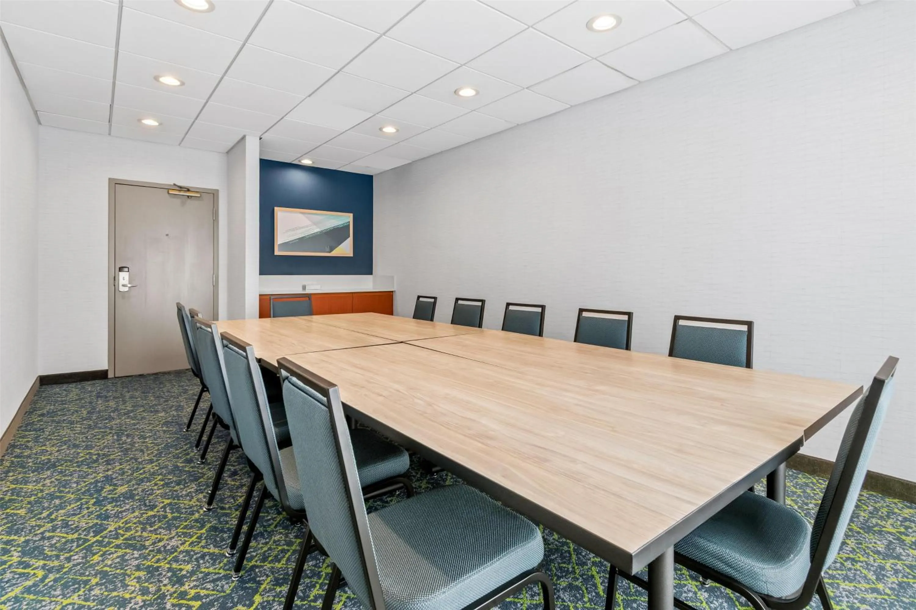 Meeting/conference room in Spark by Hilton Mechanicsburg