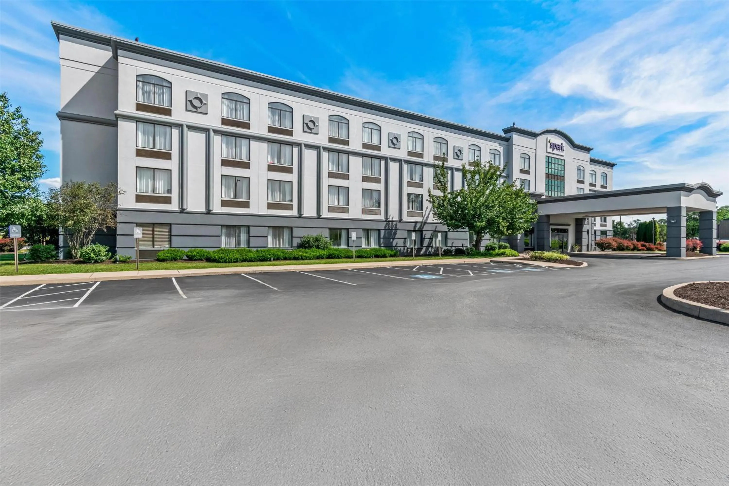 Property building in Spark by Hilton Mechanicsburg