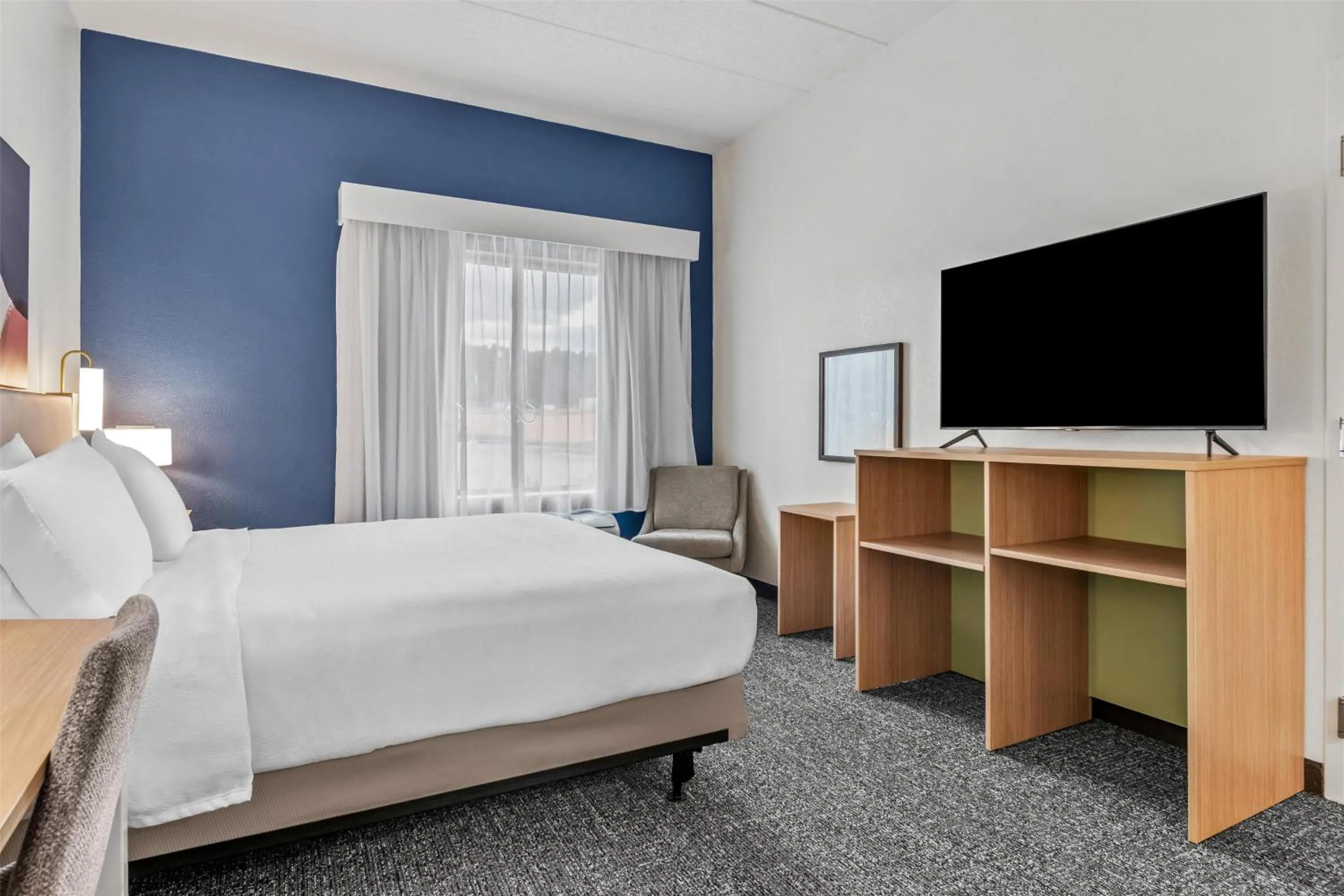 Bed in Spark by Hilton Mechanicsburg