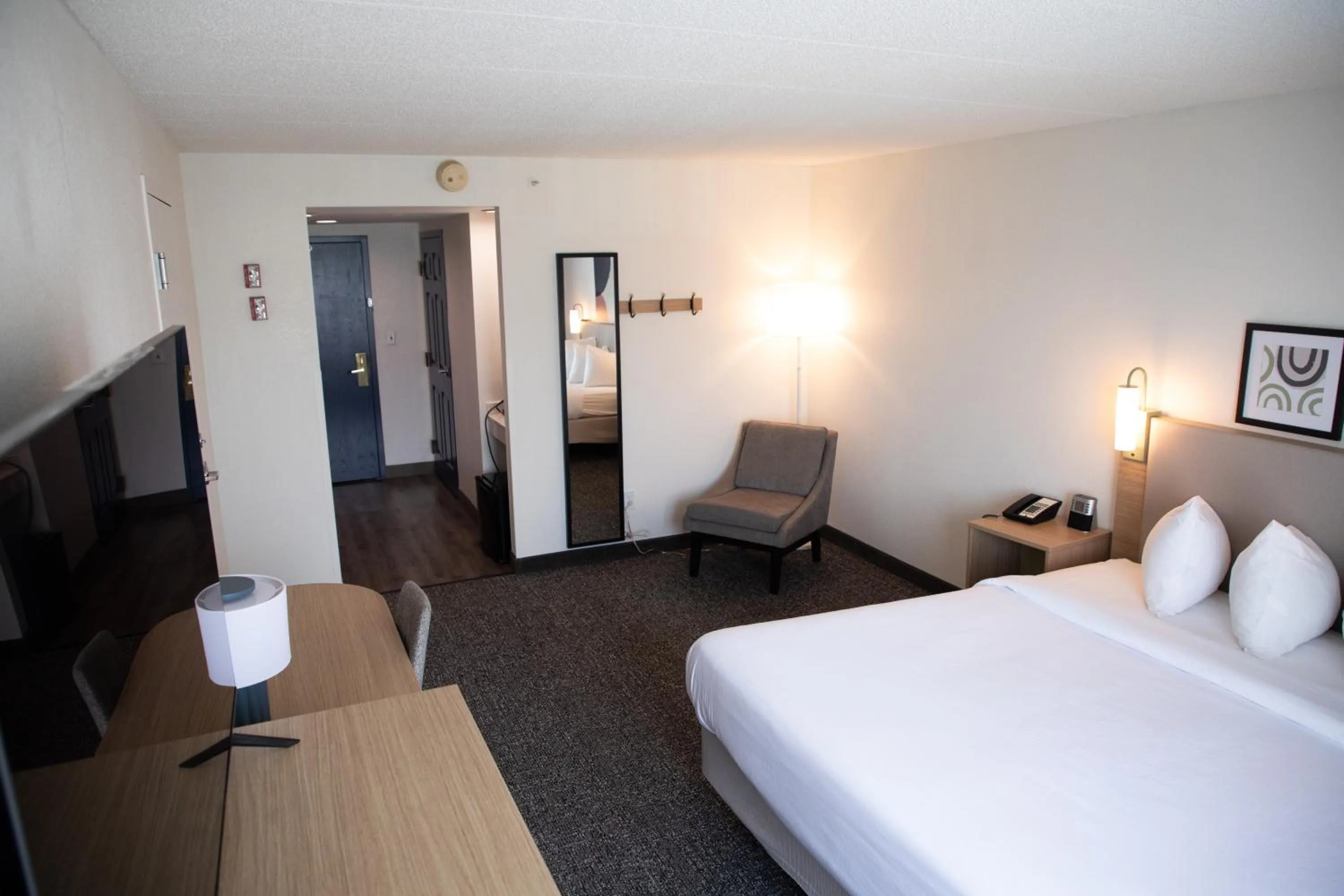 TV and multimedia, Bed in Spark by Hilton Mechanicsburg