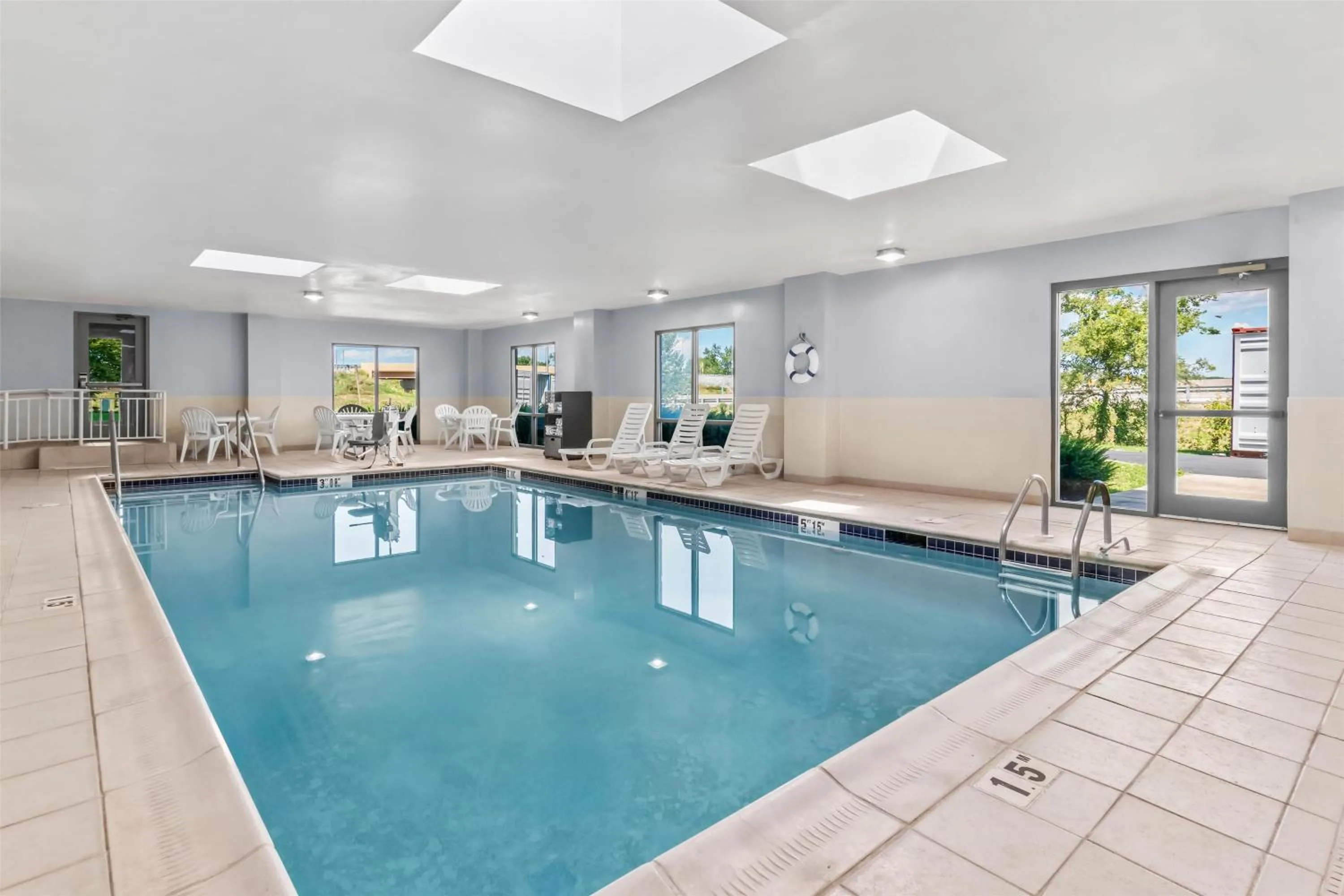 Pool view in Spark by Hilton Mechanicsburg