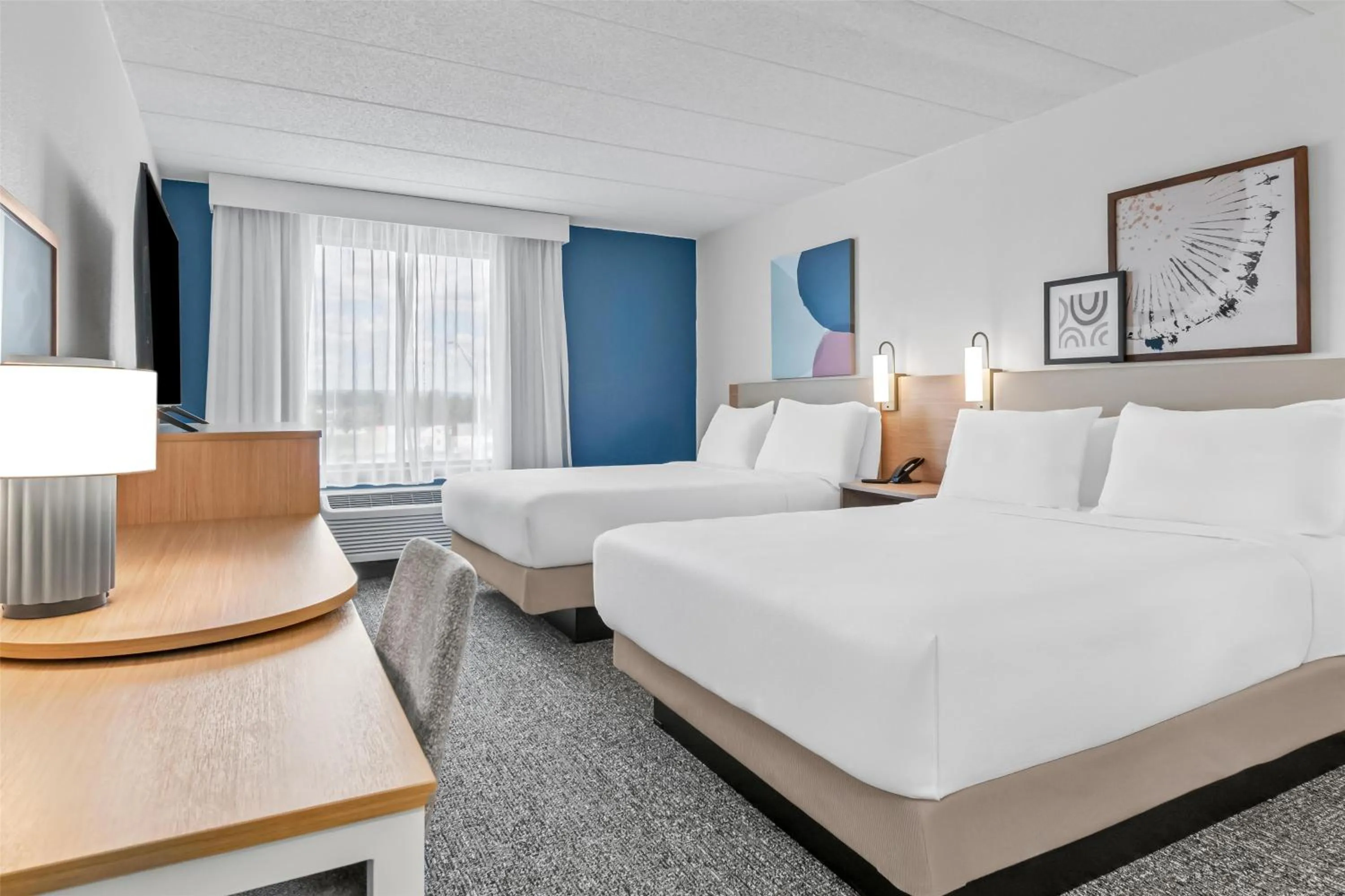 Bed in Spark by Hilton Mechanicsburg