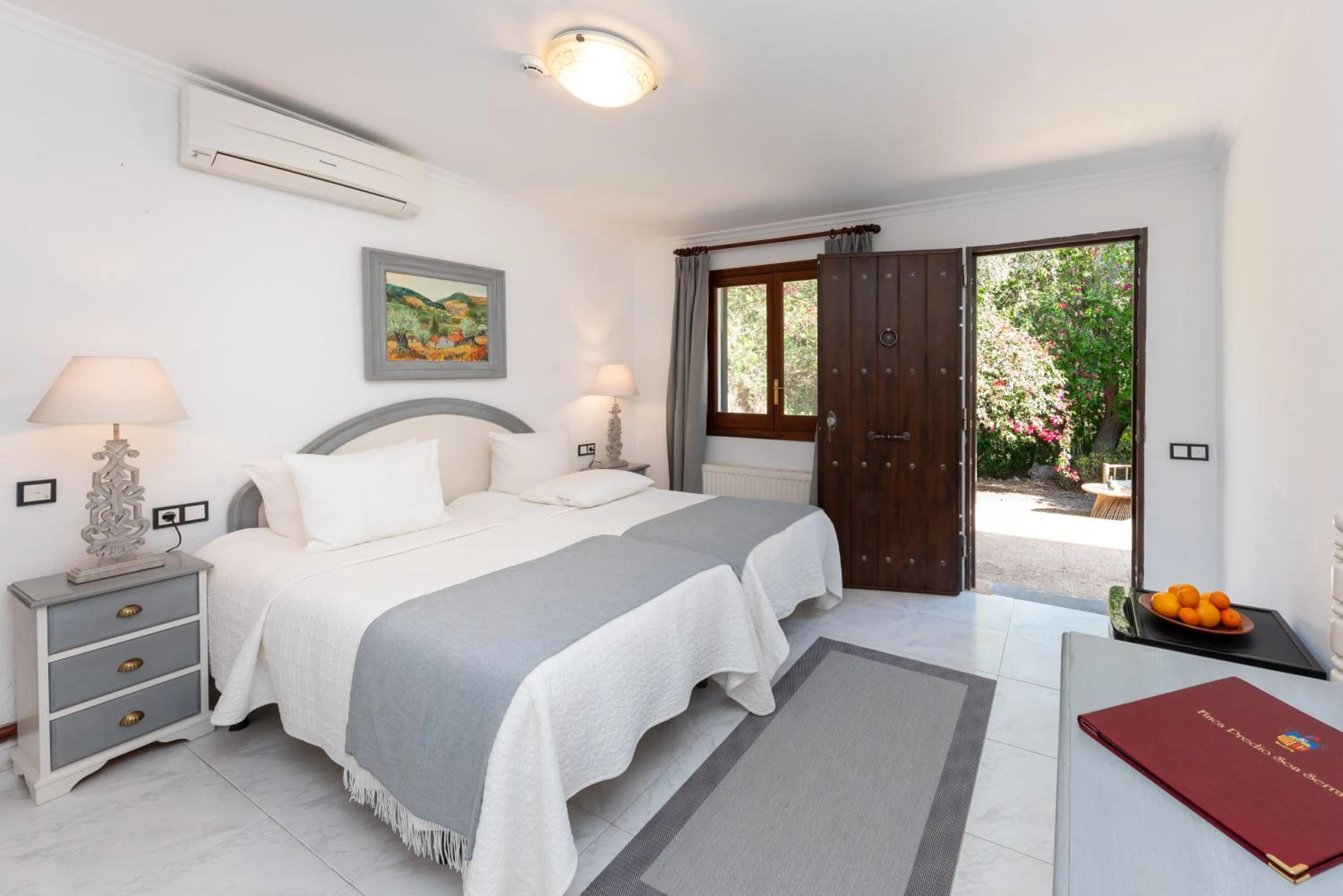 Property building, Bed in Finca Hotel Rural Predio Son Serra