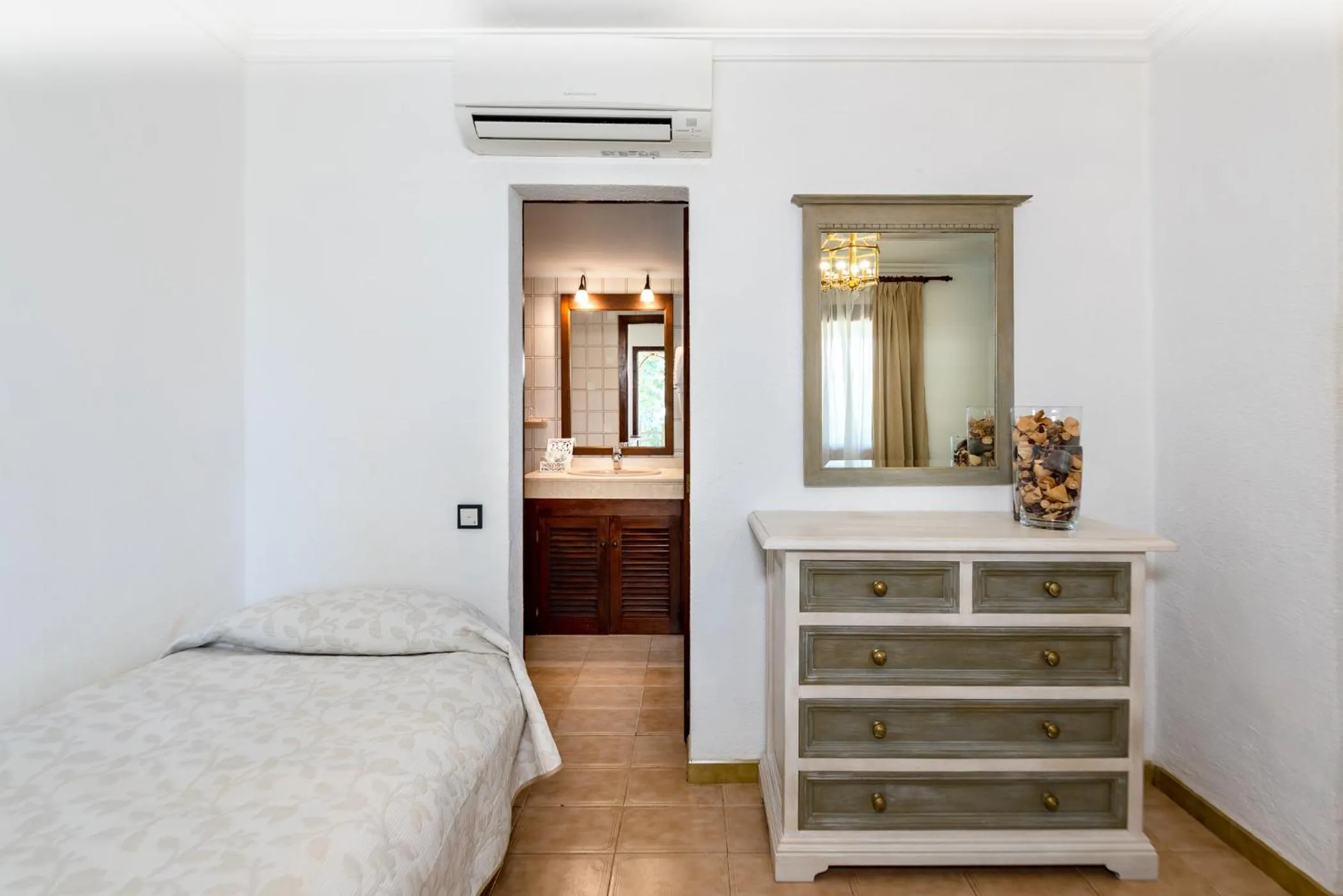 Photo of the whole room, Bed in Finca Hotel Rural Predio Son Serra