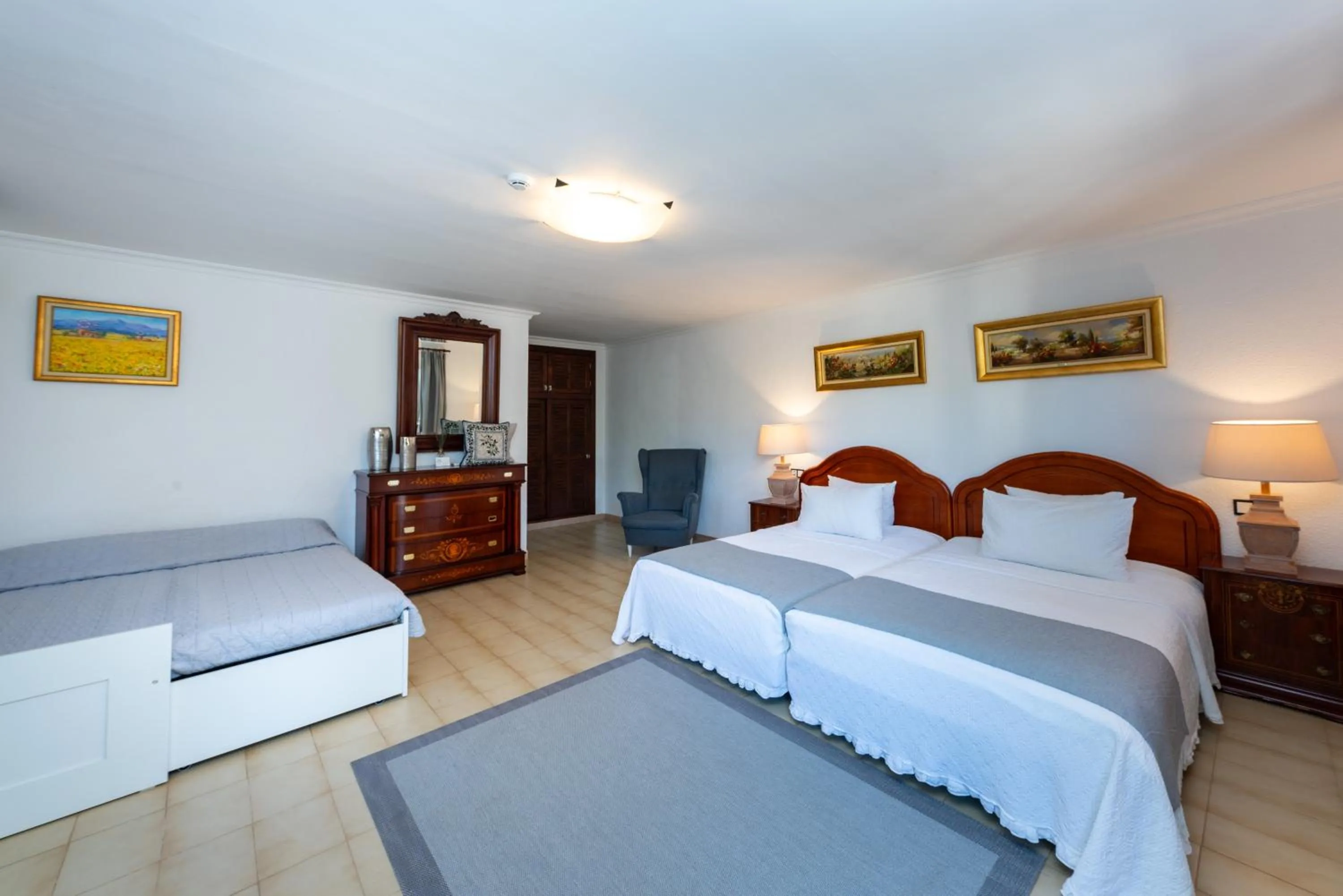 Swimming pool, Bed in Finca Hotel Rural Predio Son Serra