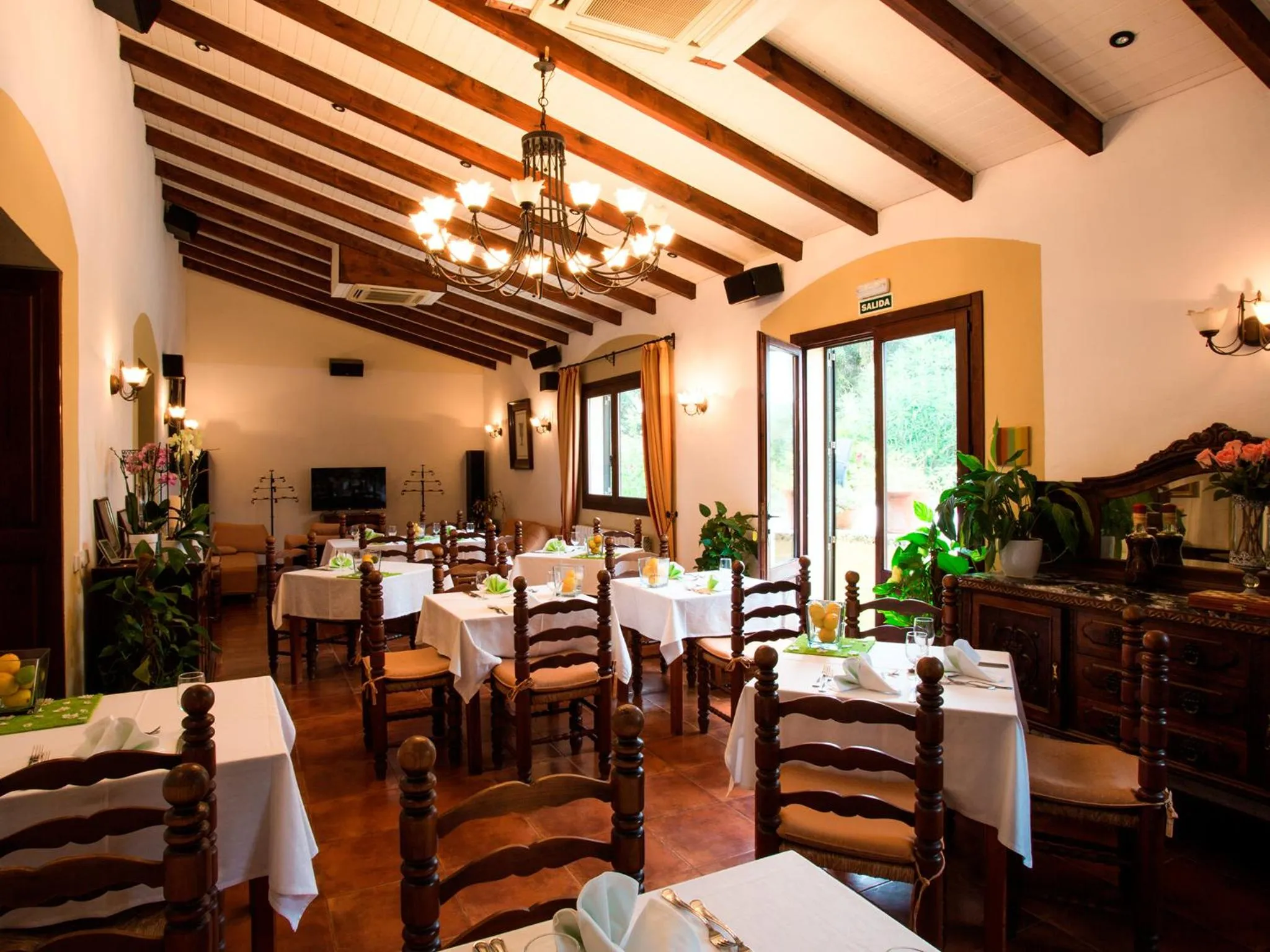 Restaurant/places to eat in Finca Hotel Rural Predio Son Serra