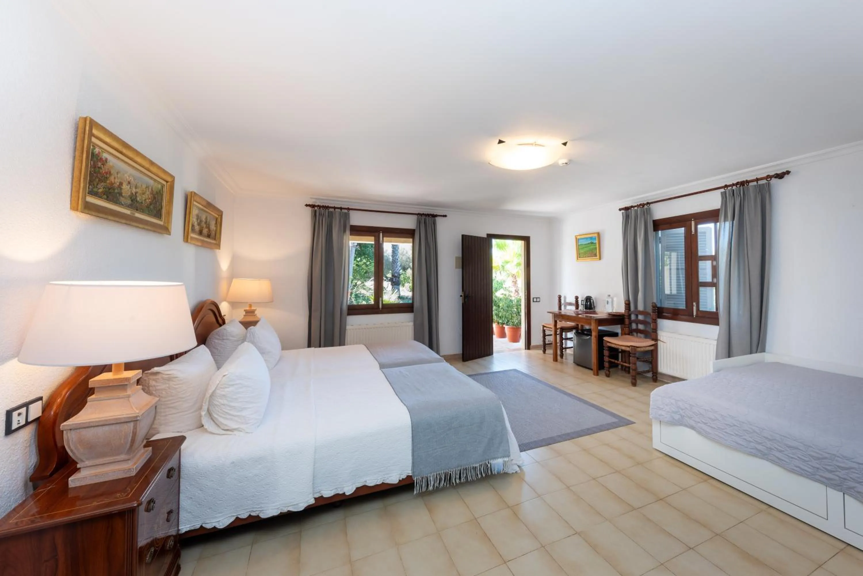 Property building, Bed in Finca Hotel Rural Predio Son Serra