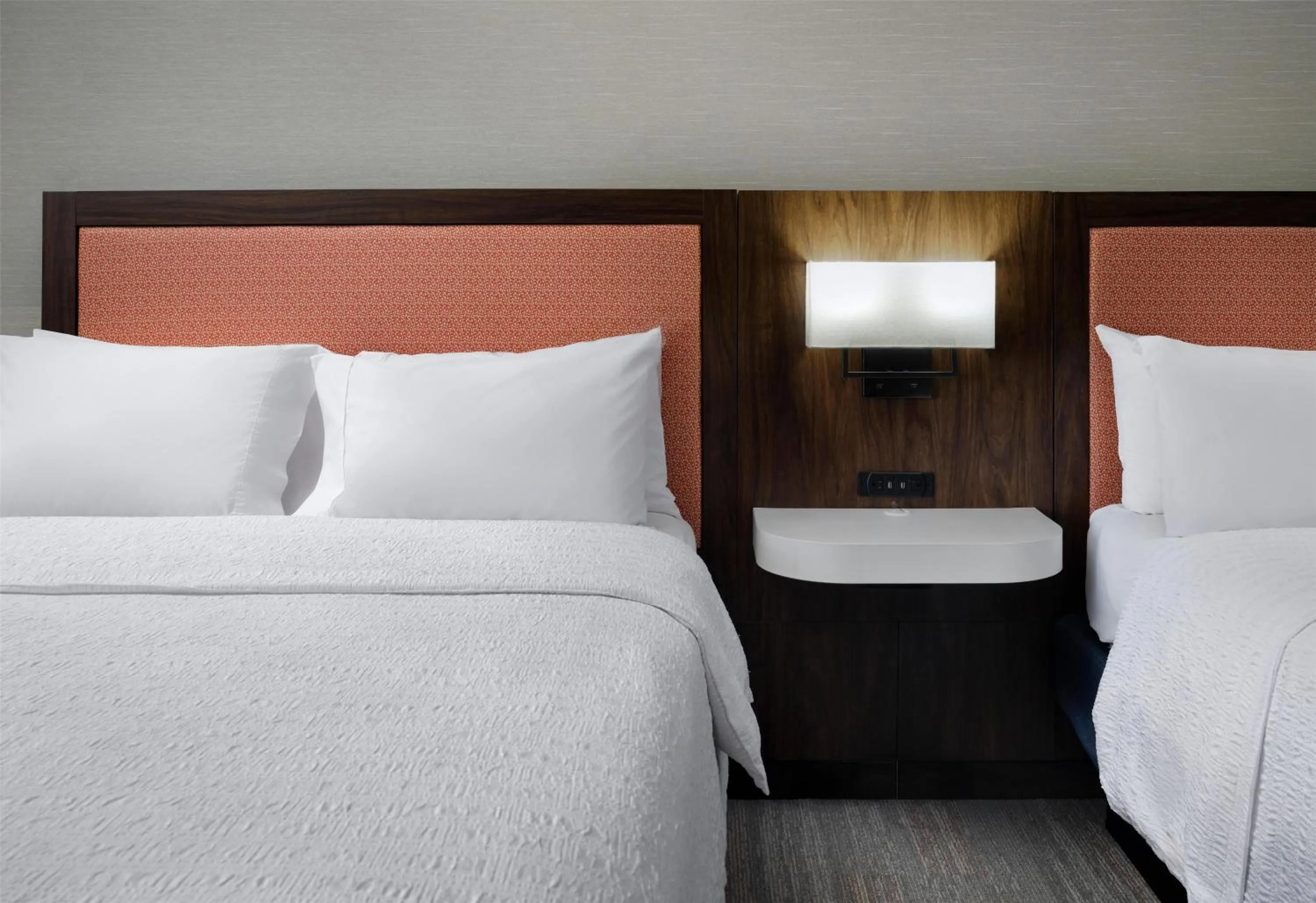 Bed in Hampton Inn Meridian