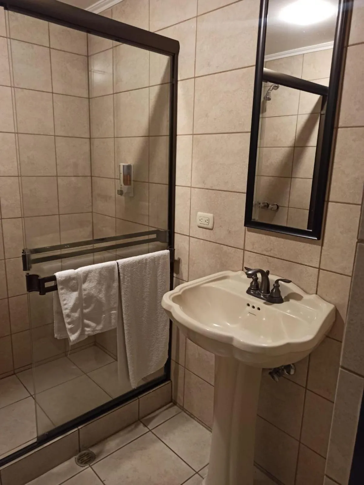 Bathroom in Hotel Plaza Real Suites & Apartments San Jose